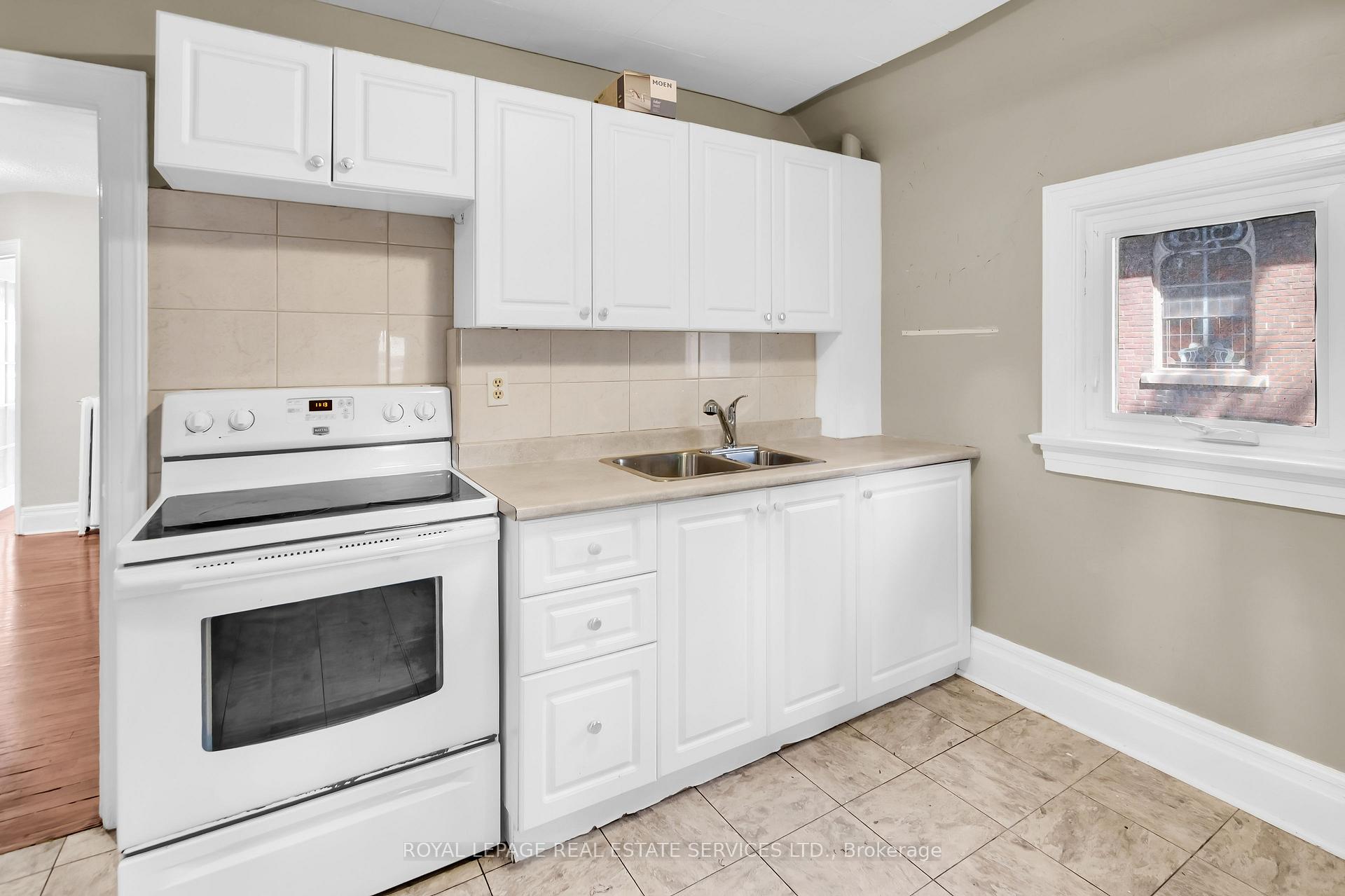 Photo 27 of 127 Waverley Road, Toronto, The Beaches — HOMEH