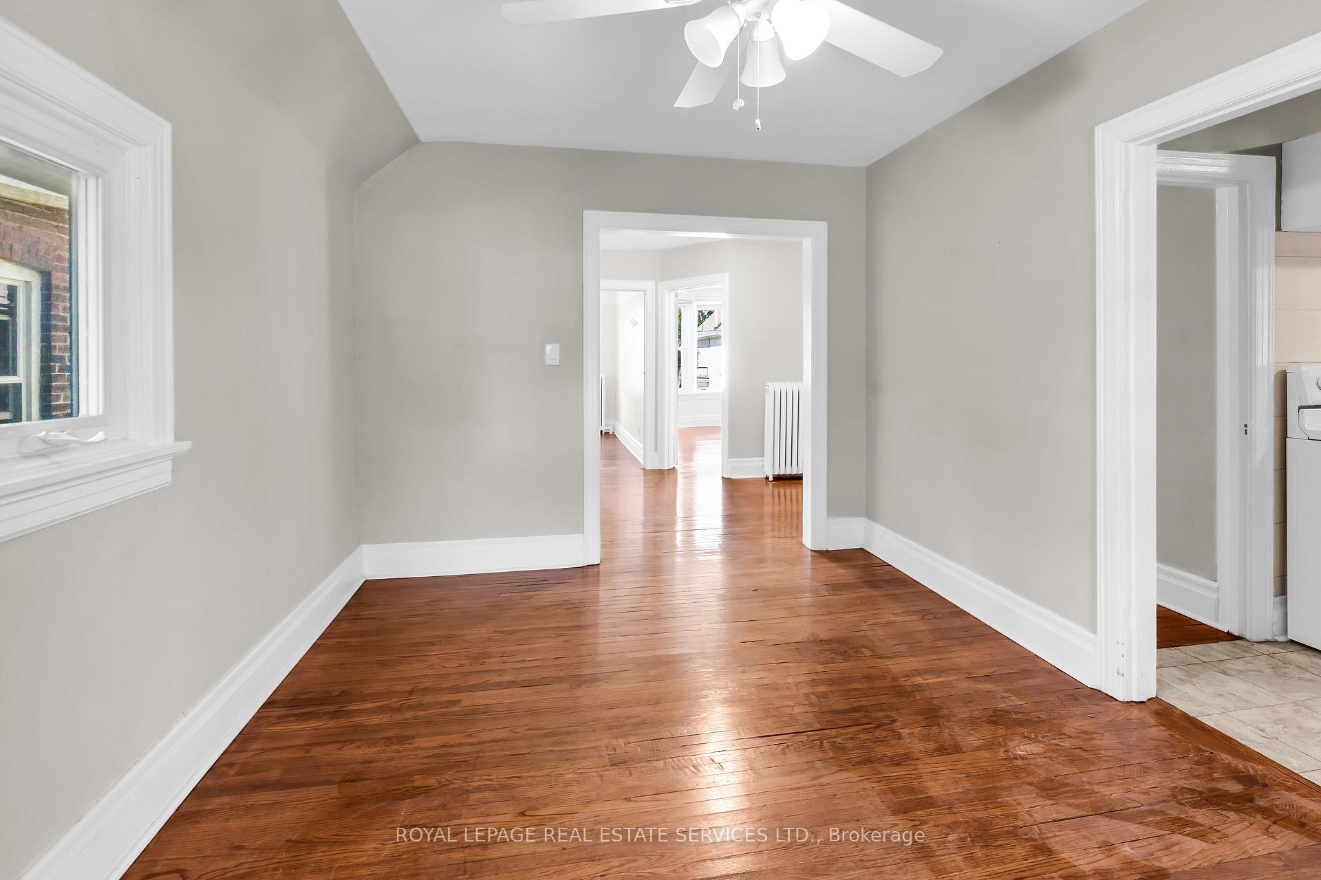 Photo 30 of 127 Waverley Road, Toronto, The Beaches — HOMEH