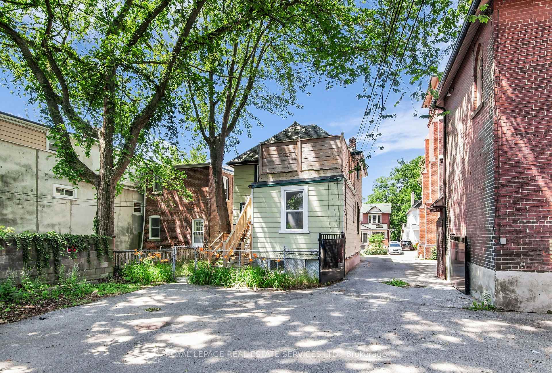 Photo 38 of 127 Waverley Road, Toronto, The Beaches — HOMEH