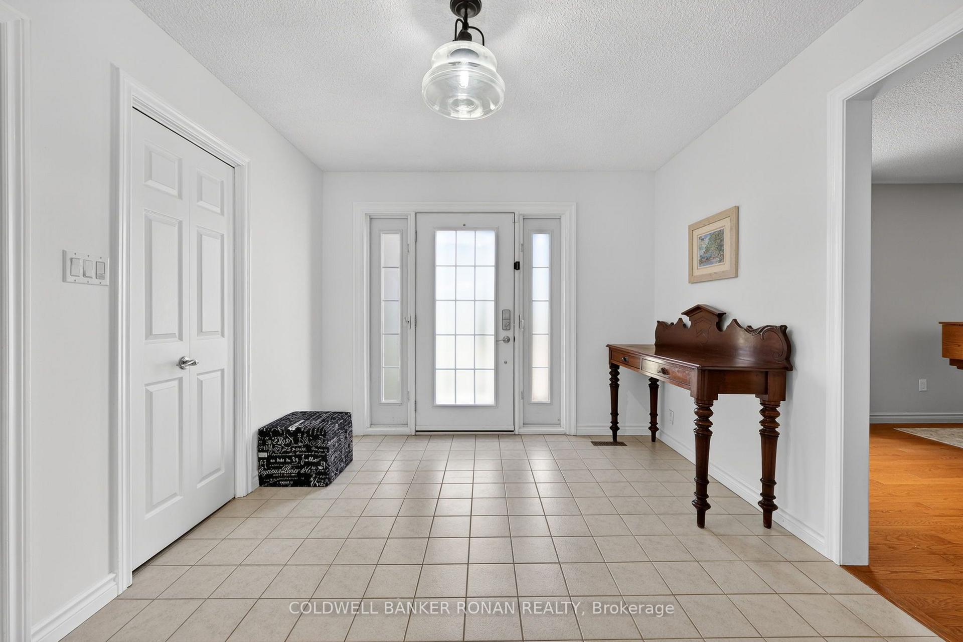 Photo 7 of 12 Themer Court, New Tecumseth, Rural New Tecumseth — HOMEH