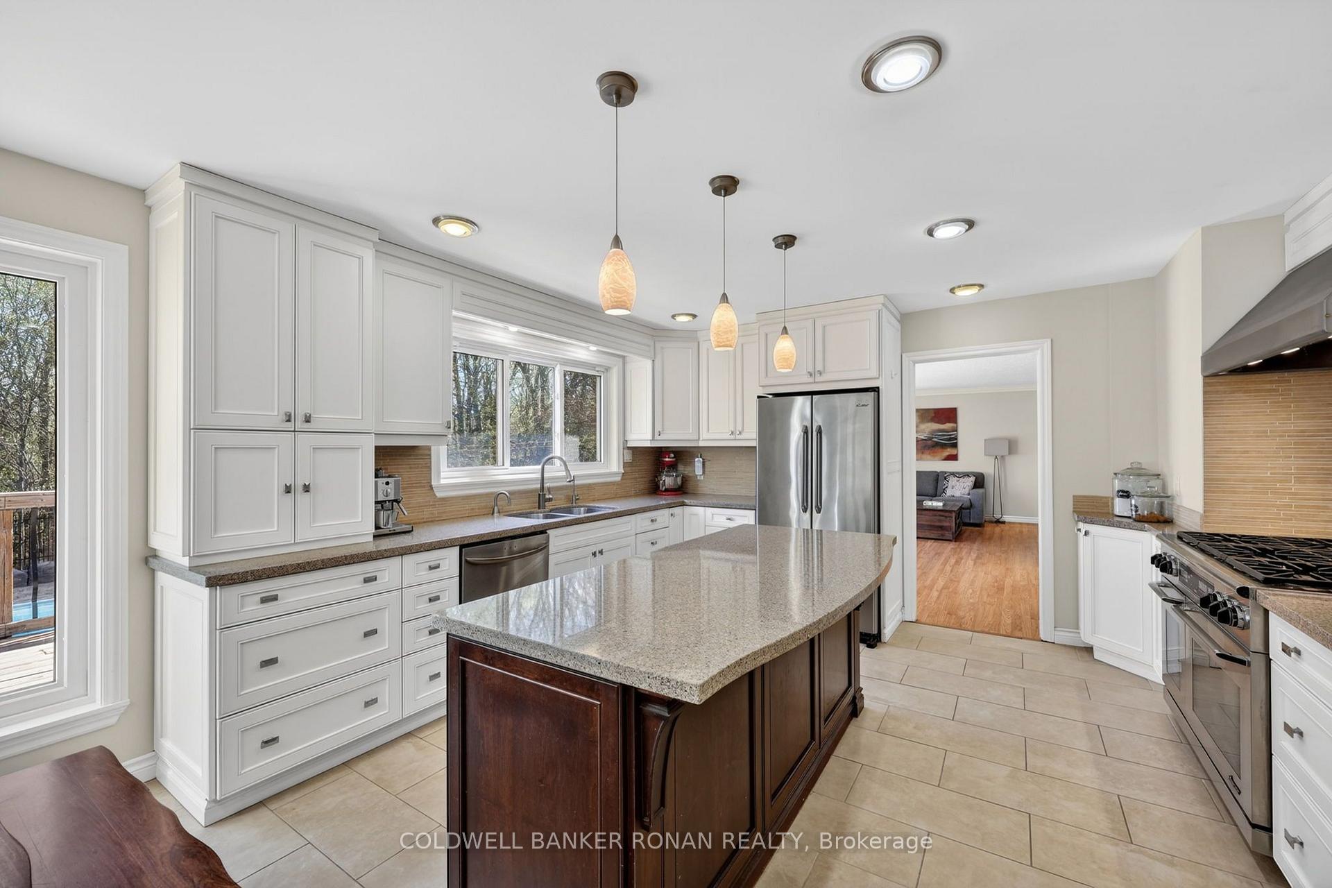 Photo 8 of 12 Themer Court, New Tecumseth, Rural New Tecumseth — HOMEH