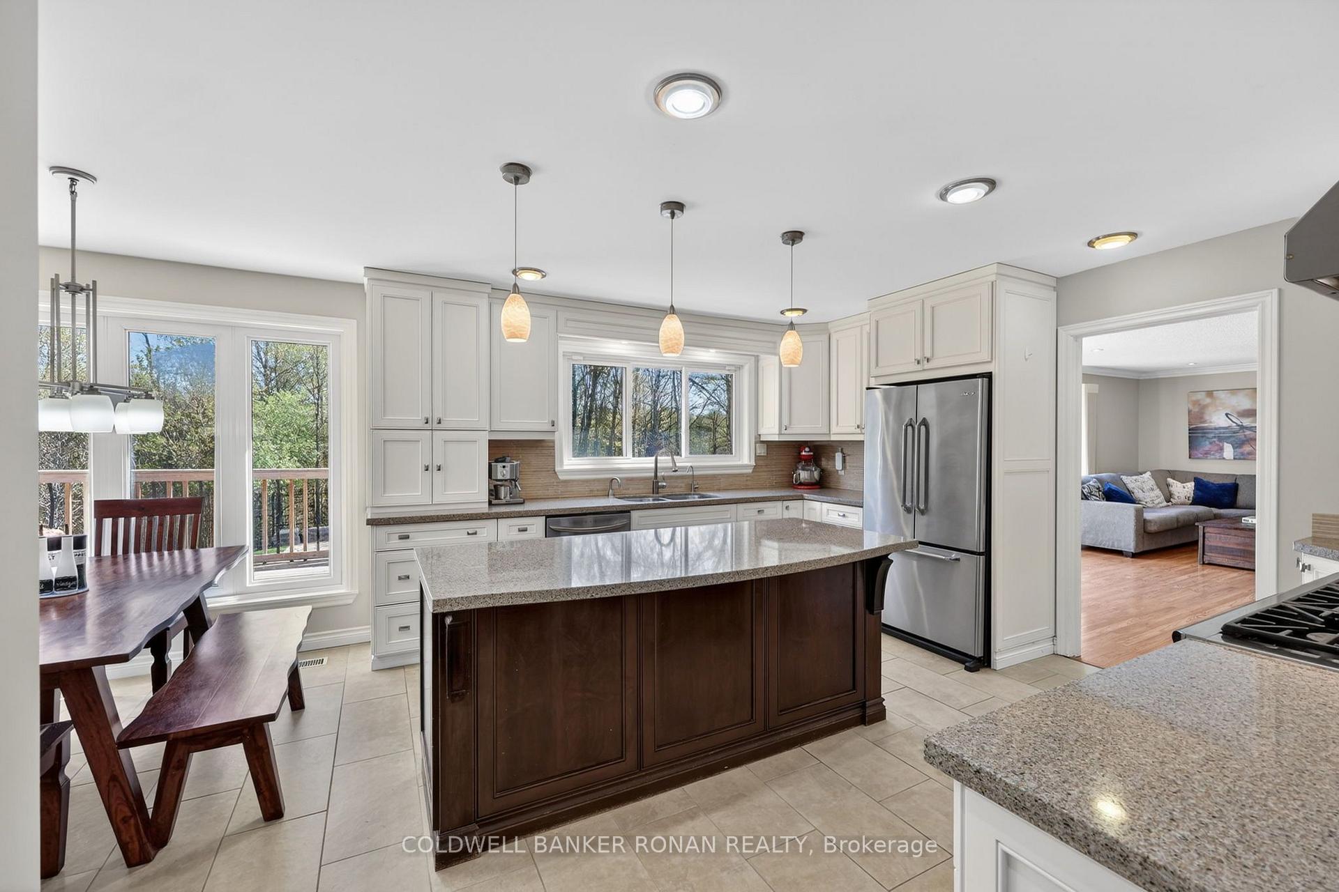 Photo 9 of 12 Themer Court, New Tecumseth, Rural New Tecumseth — HOMEH