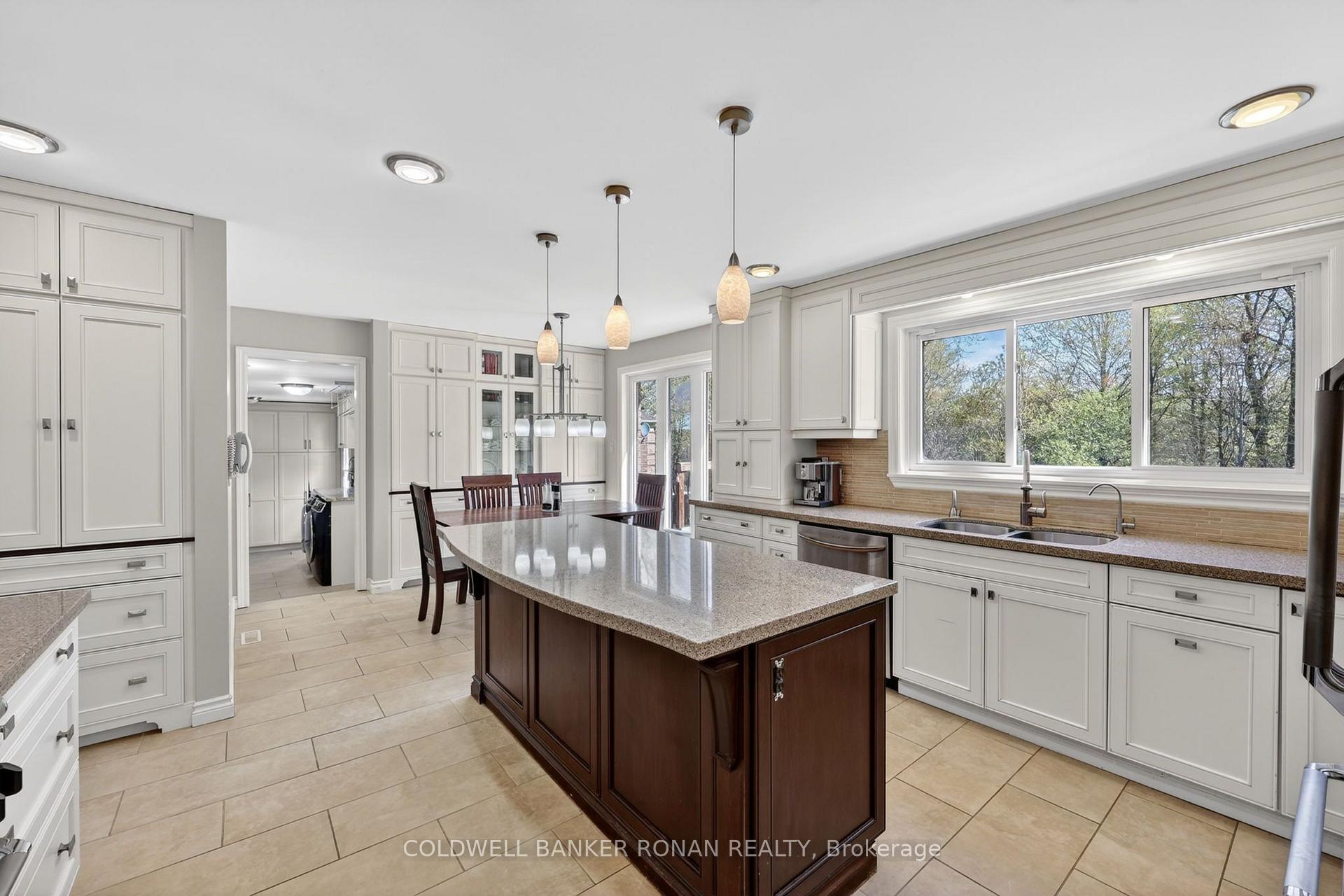 Photo 10 of 12 Themer Court, New Tecumseth, Rural New Tecumseth — HOMEH