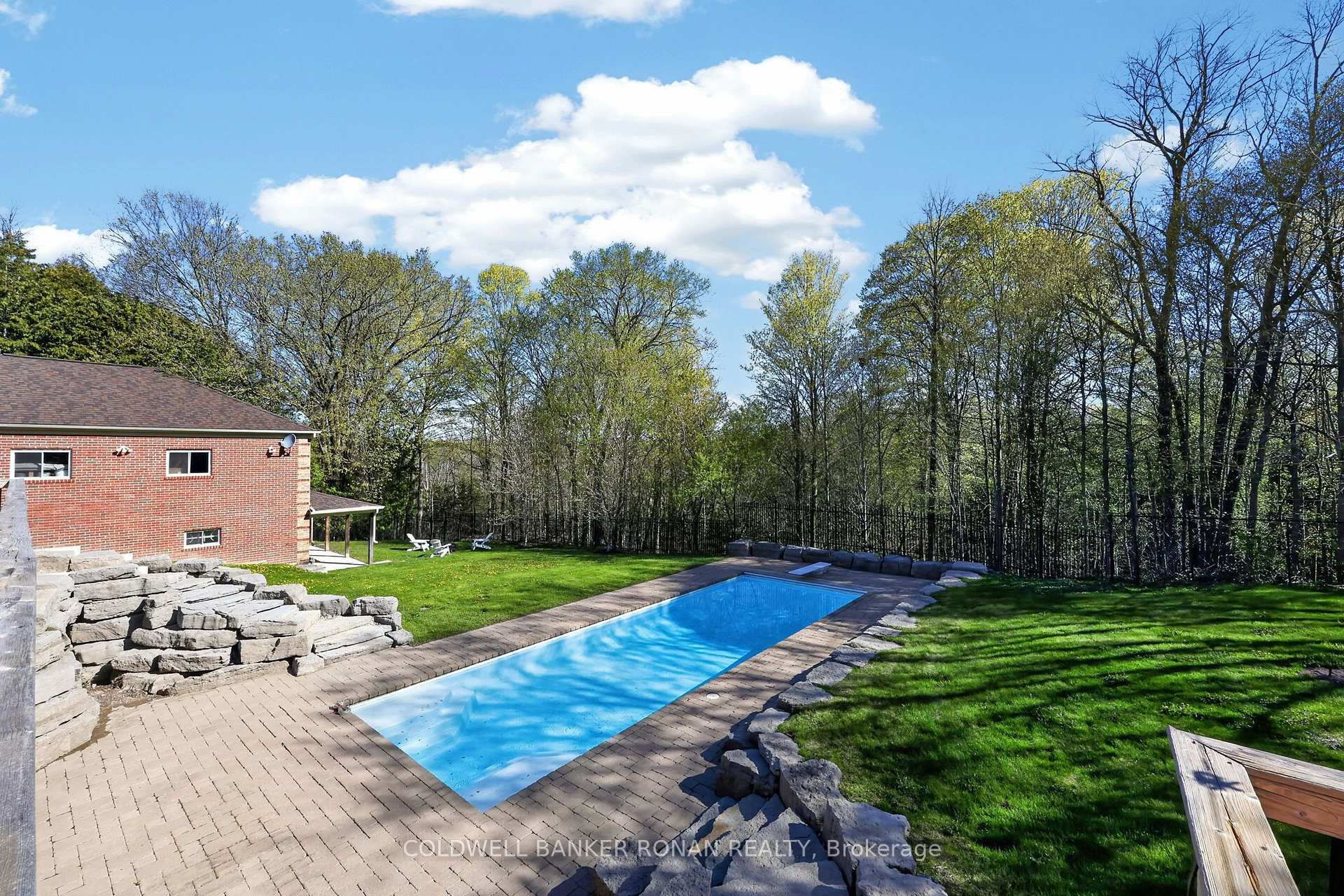 Photo 34 of 12 Themer Court, New Tecumseth, Rural New Tecumseth — HOMEH