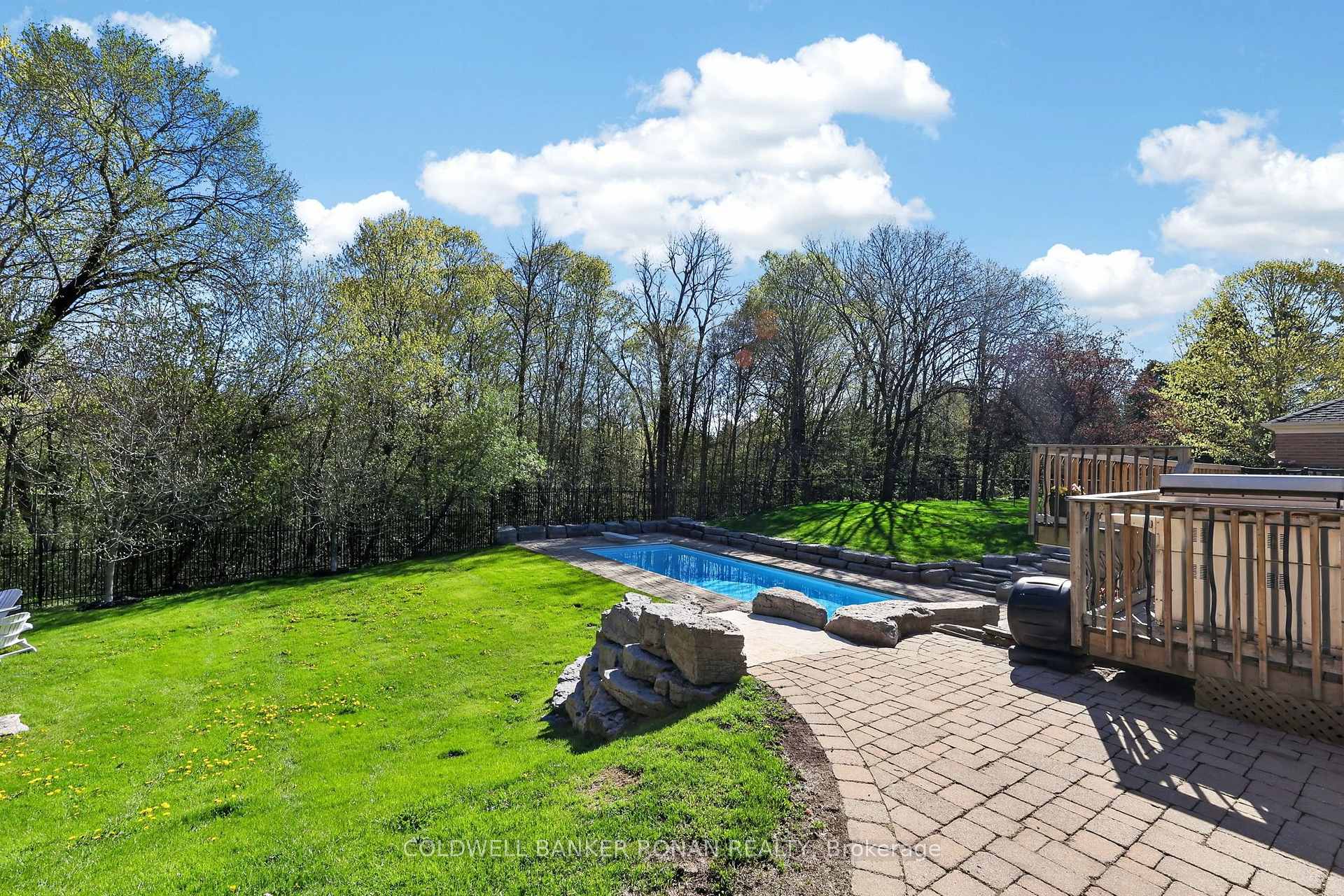 Photo 36 of 12 Themer Court, New Tecumseth, Rural New Tecumseth — HOMEH