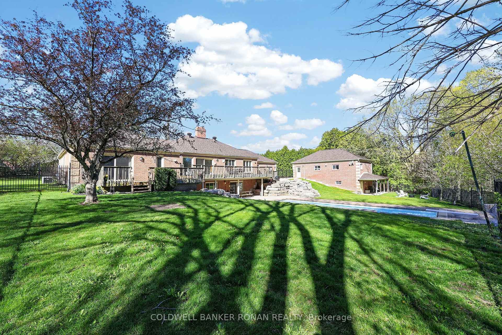 Photo 38 of 12 Themer Court, New Tecumseth, Rural New Tecumseth — HOMEH