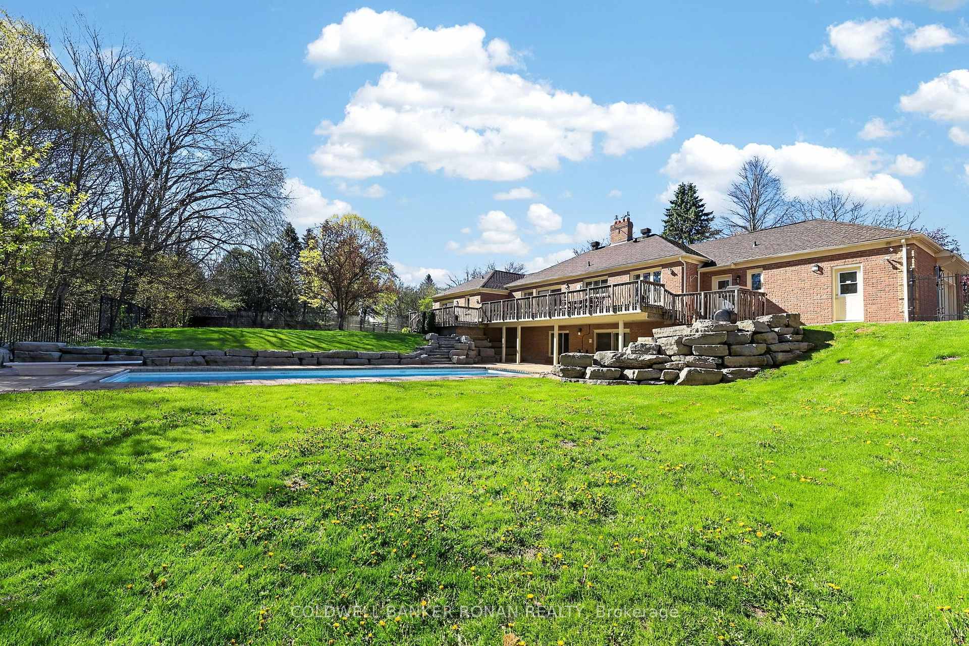 Photo 39 of 12 Themer Court, New Tecumseth, Rural New Tecumseth — HOMEH