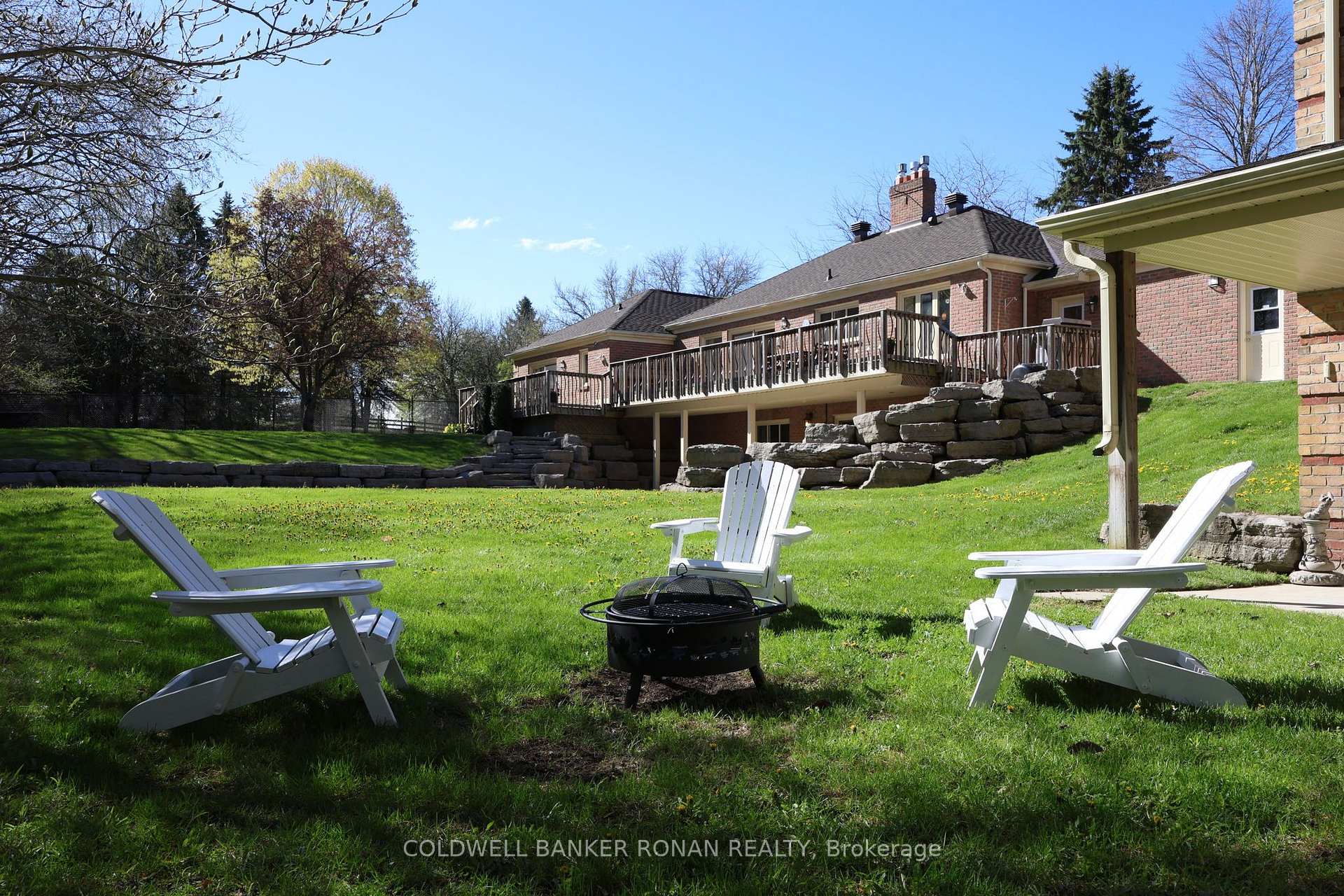 Photo 40 of 12 Themer Court, New Tecumseth, Rural New Tecumseth — HOMEH