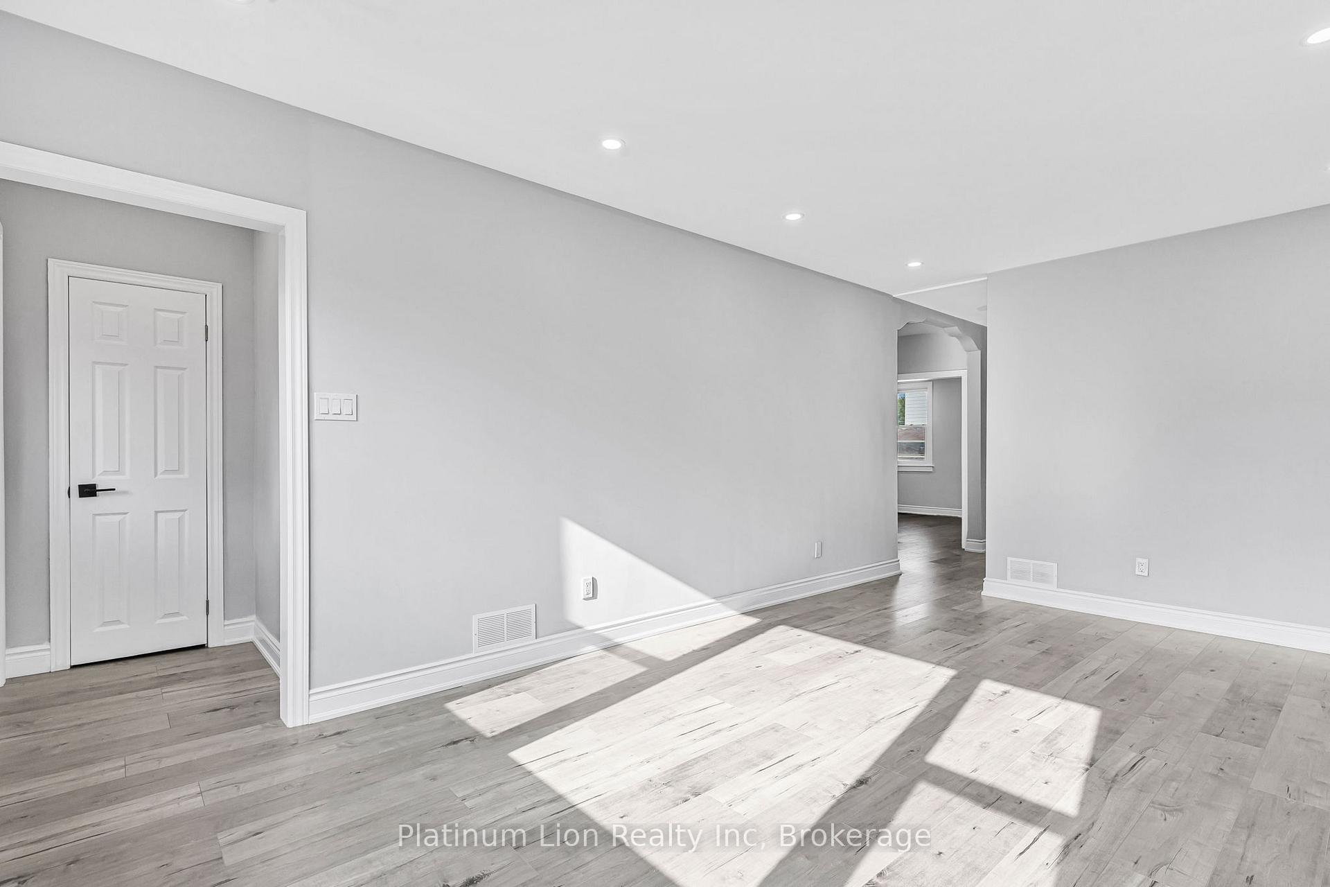 Photo 4 of 146 Craigroyston Road, Hamilton, Bartonville — HOMEH