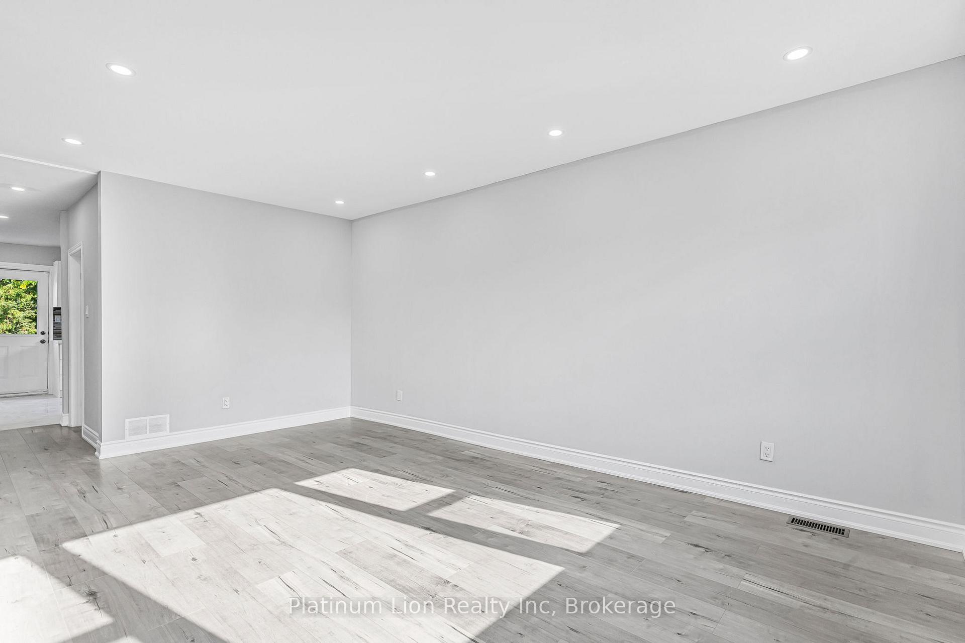 Photo 5 of 146 Craigroyston Road, Hamilton, Bartonville — HOMEH