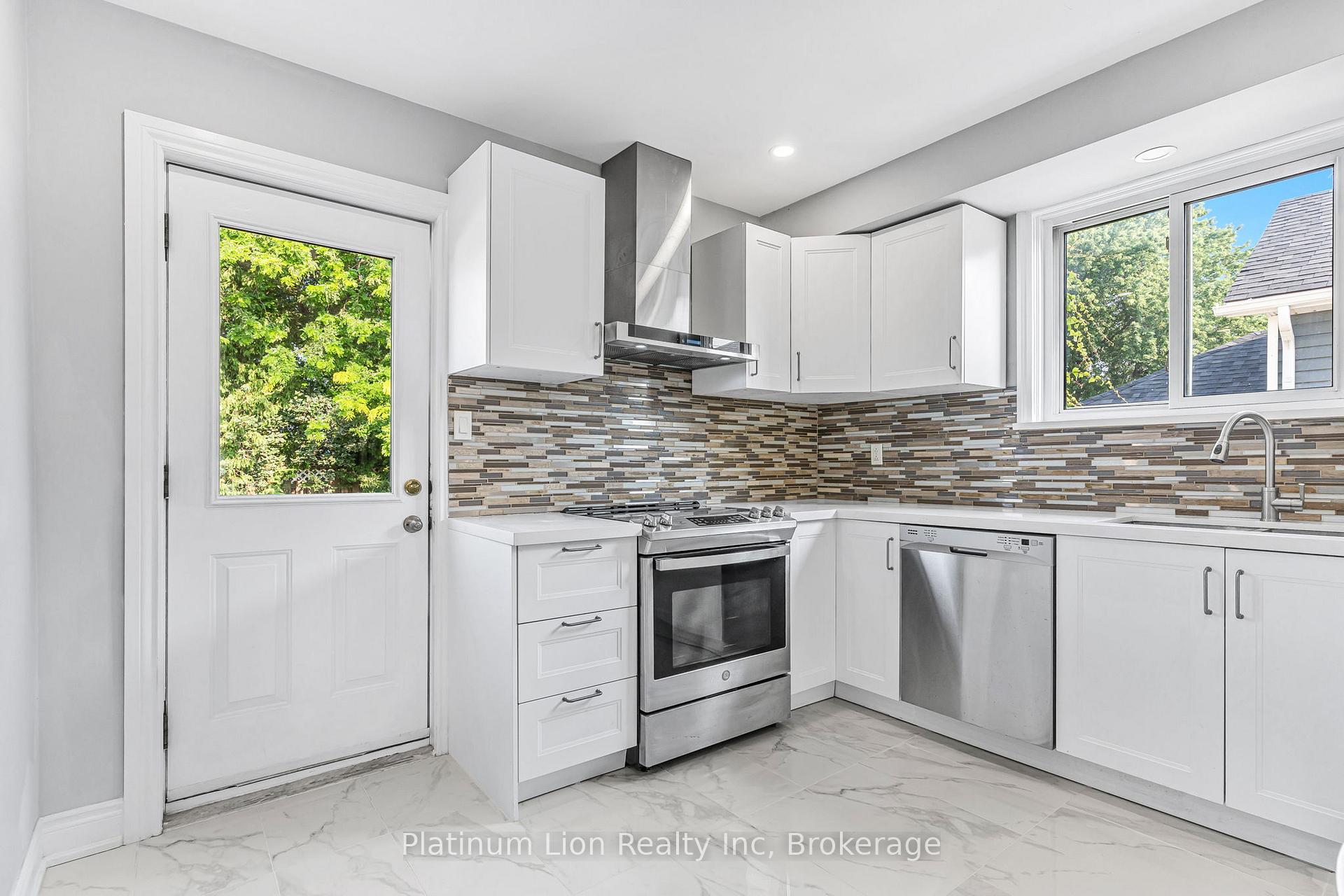Photo 10 of 146 Craigroyston Road, Hamilton, Bartonville — HOMEH