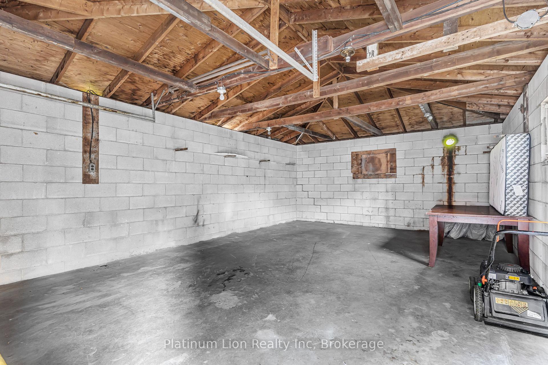 Photo 48 of 146 Craigroyston Road, Hamilton, Bartonville — HOMEH