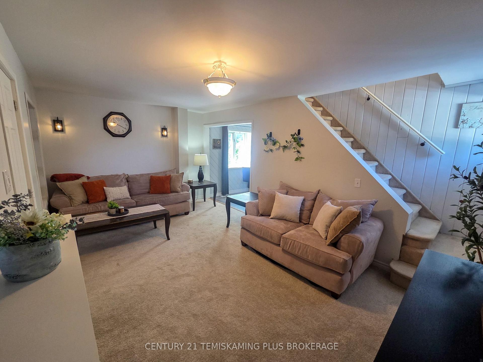 Photo 7 of 75 Third Street, Englehart — HOMEH