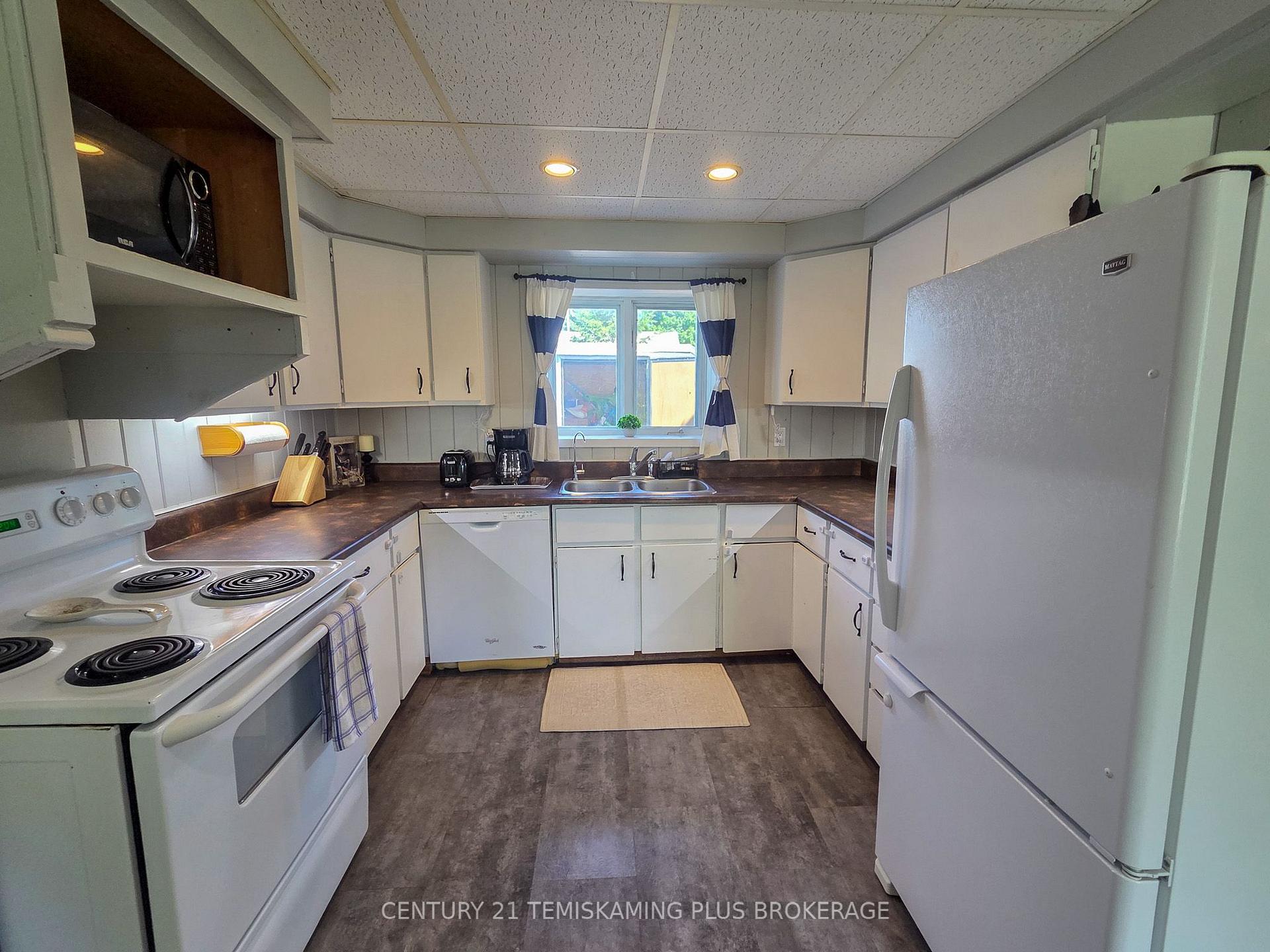 Photo 14 of 75 Third Street, Englehart — HOMEH