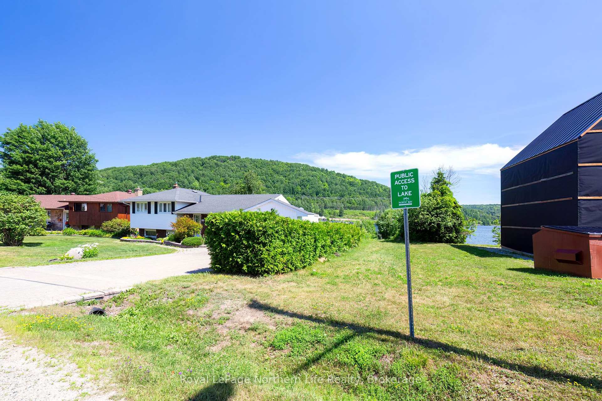 Photo 4 of 131 Coreen Crescent, North Bay, Birchaven — HOMEH