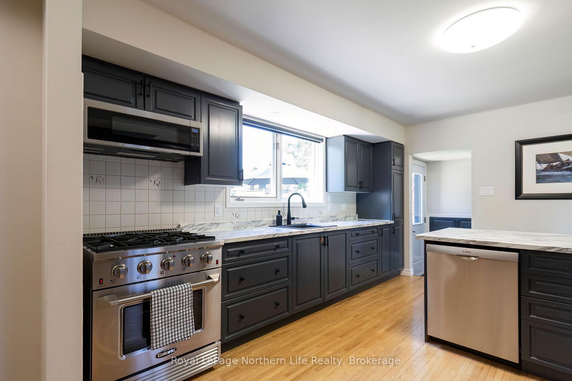 Photo 16 of 131 Coreen Crescent, North Bay, Birchaven — HOMEH