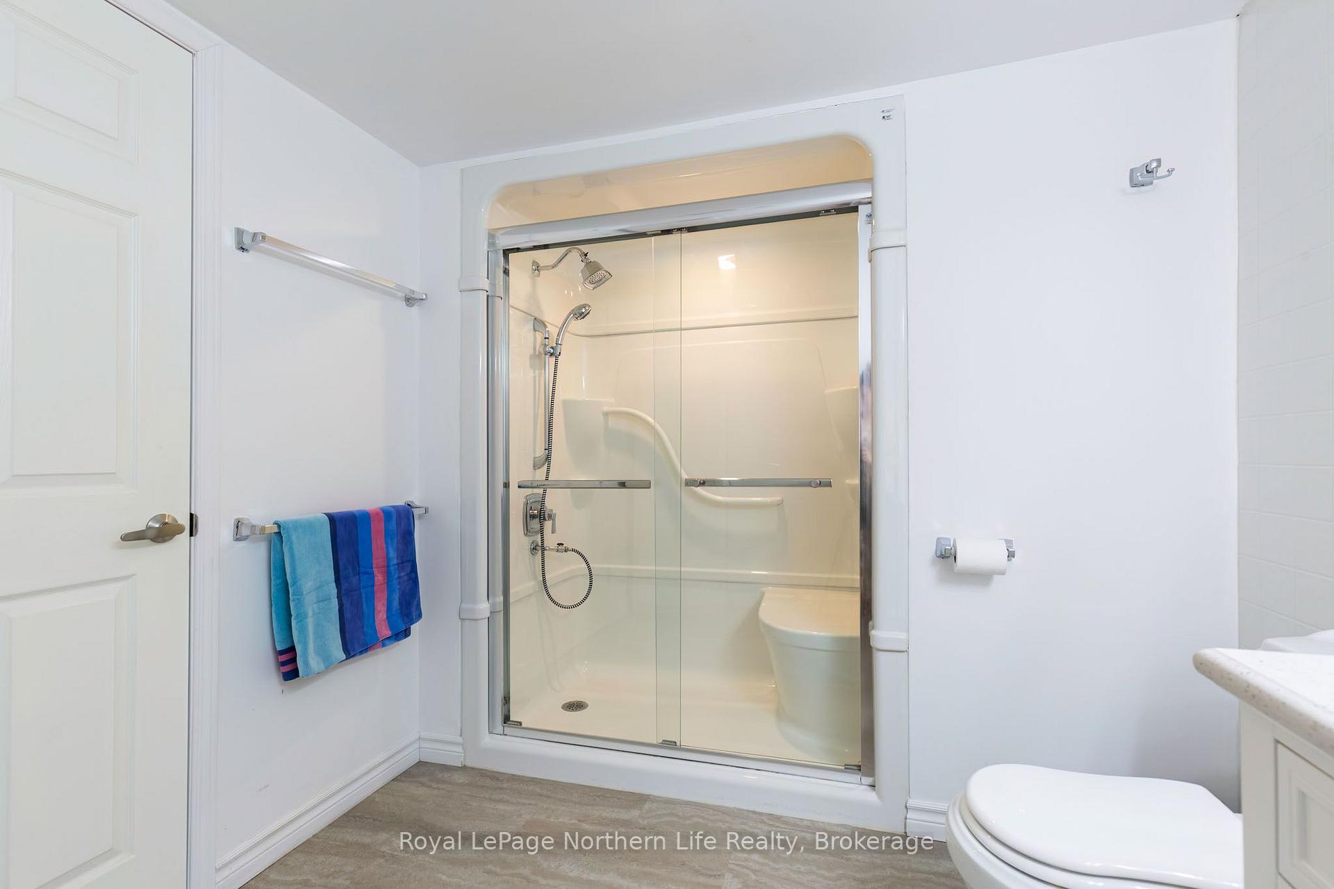 Photo 25 of 131 Coreen Crescent, North Bay, Birchaven — HOMEH