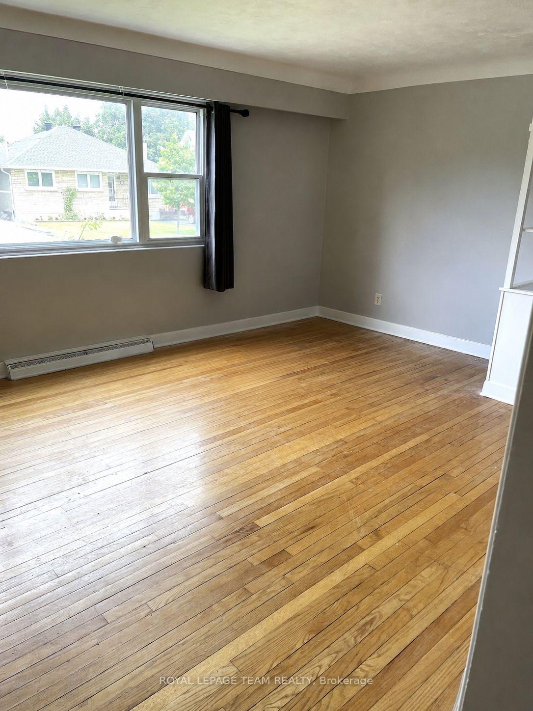Photo 3 of Unit 2, 1354 Kingston Avenue, Ottawa, Carlington — HOMEH