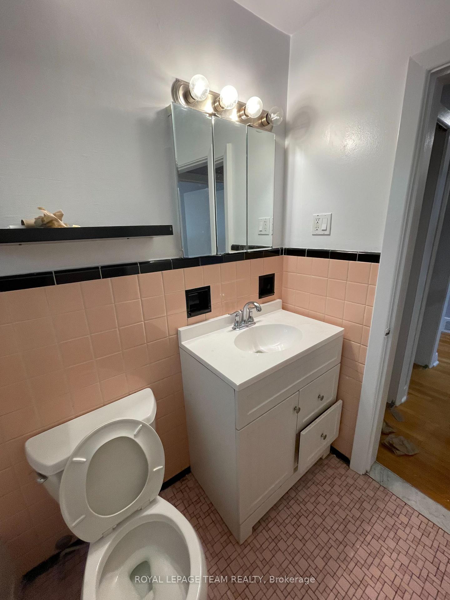 Photo 9 of Unit 2, 1354 Kingston Avenue, Ottawa, Carlington — HOMEH