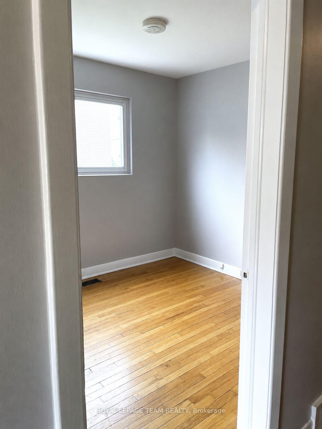 Photo 10 of Unit 2, 1354 Kingston Avenue, Ottawa, Carlington — HOMEH