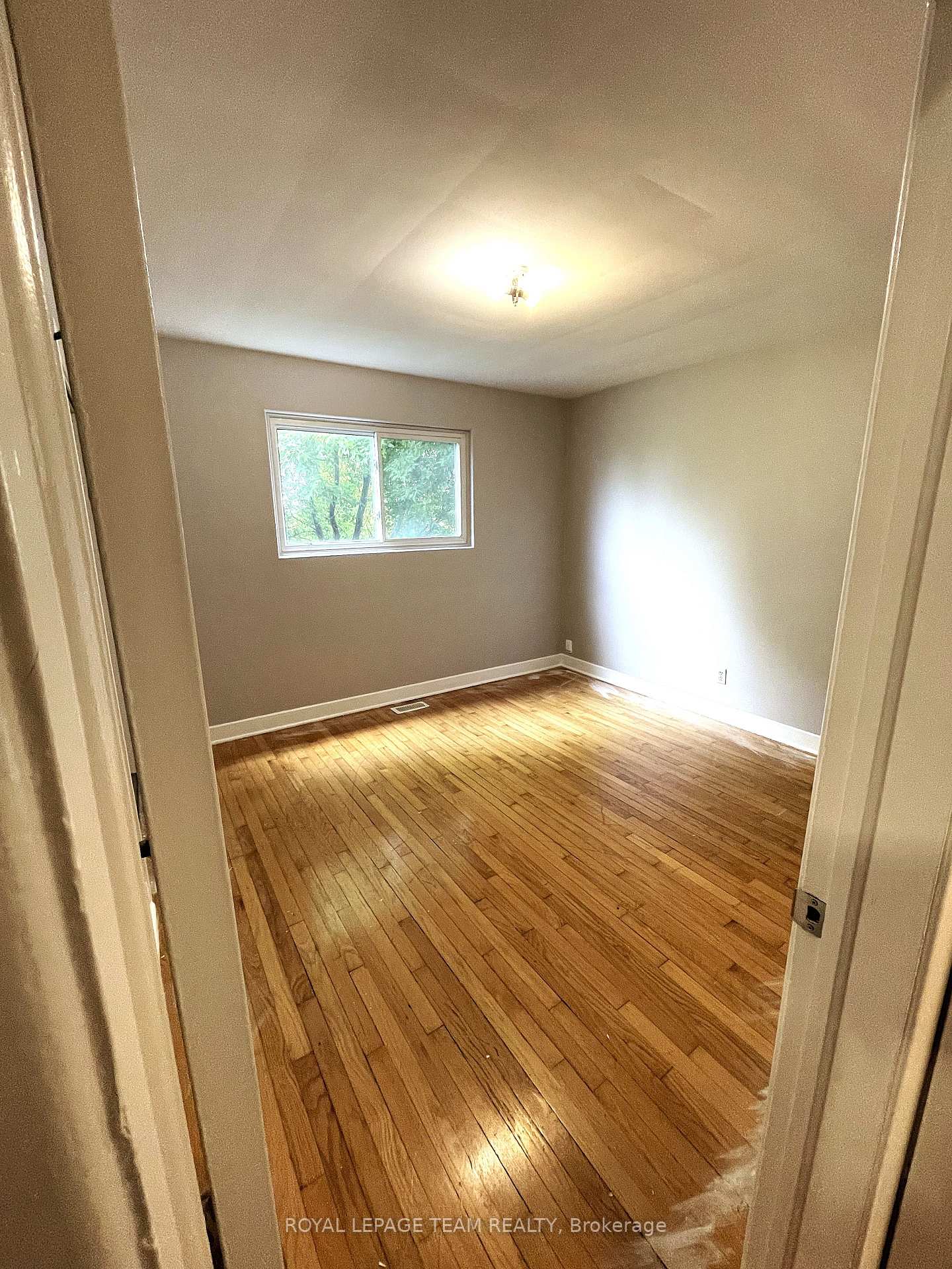 Photo 11 of Unit 2, 1354 Kingston Avenue, Ottawa, Carlington — HOMEH