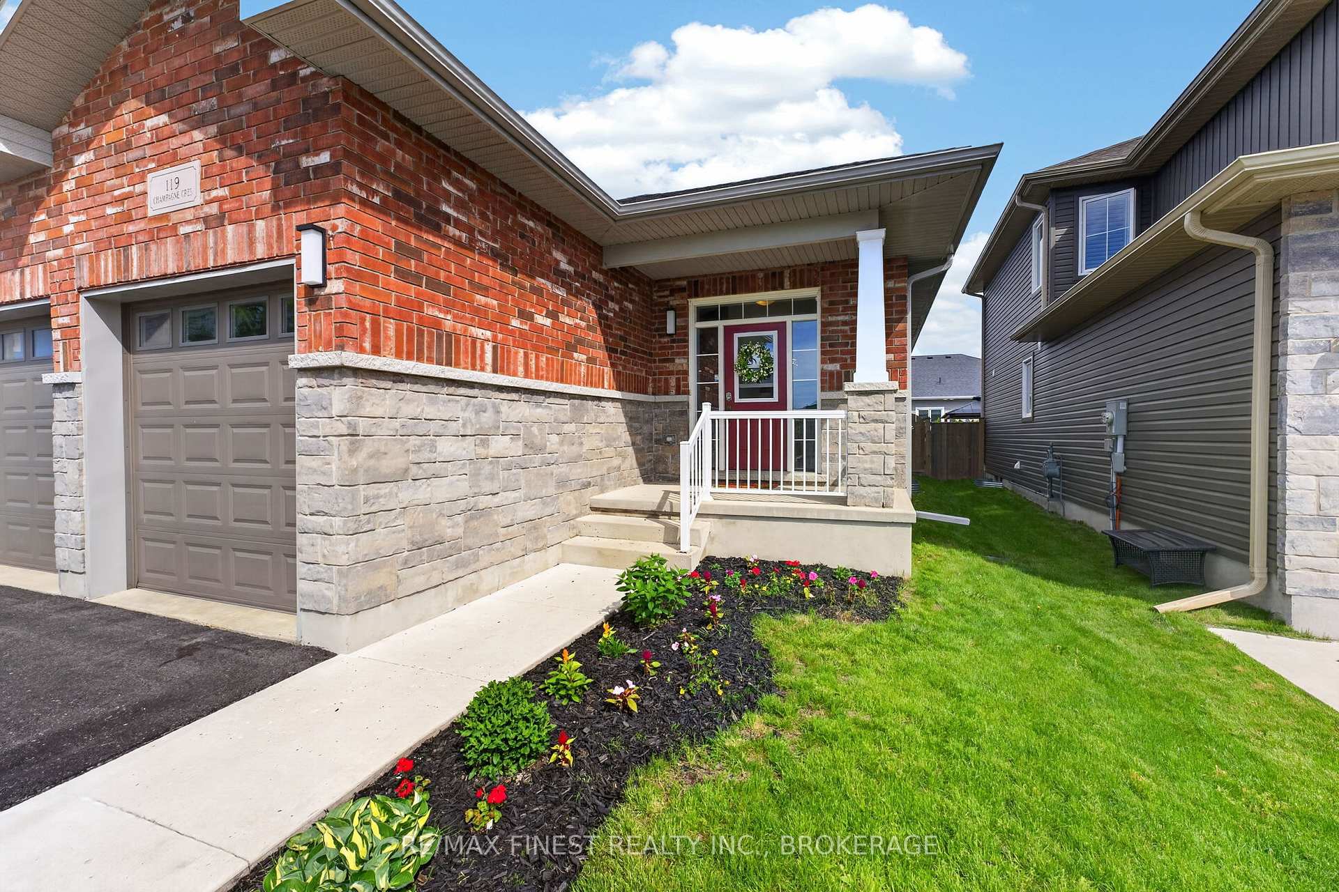 Photo 3 of 119 Champagne Crescent, Loyalist, Amherstview — HOMEH