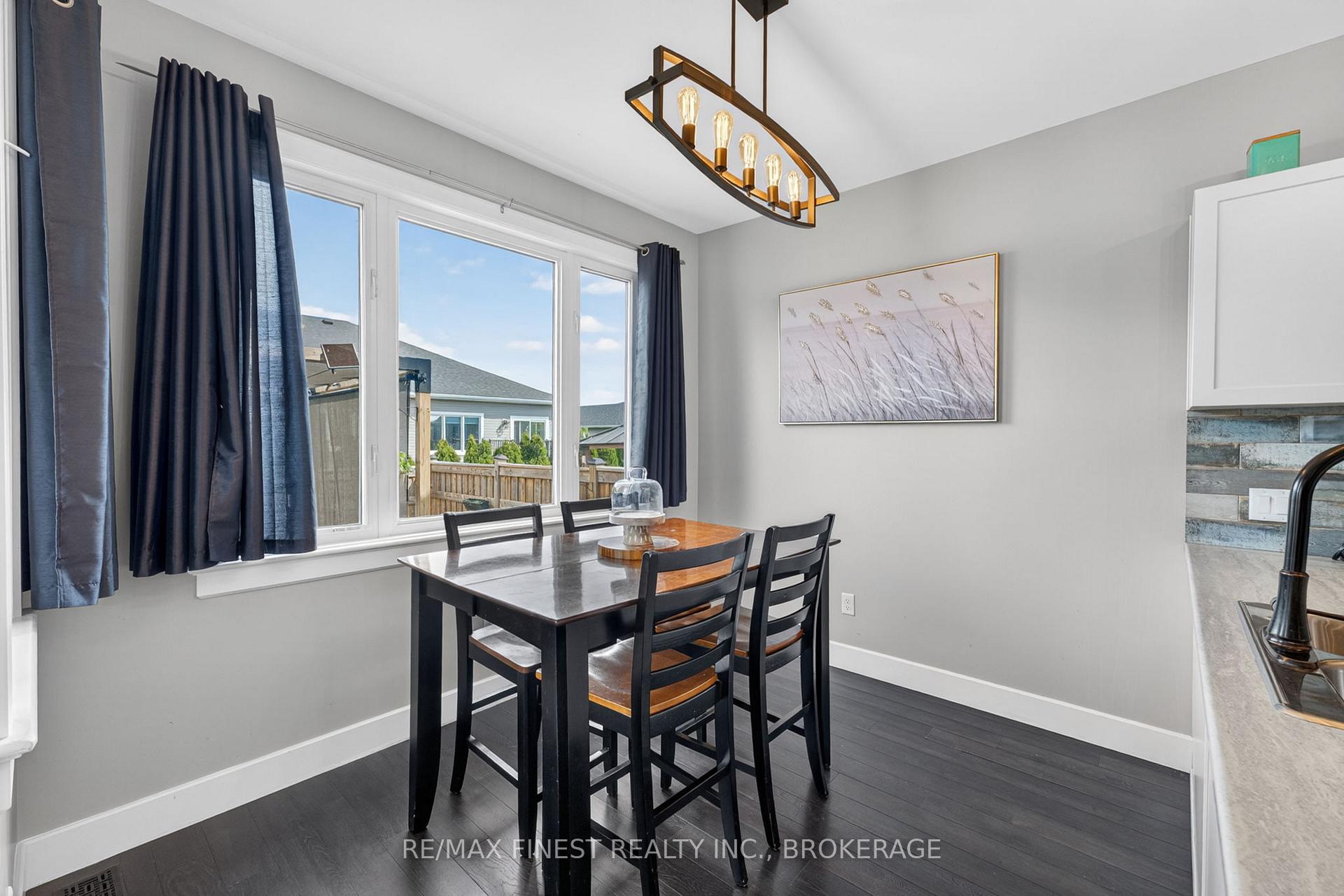 Photo 10 of 119 Champagne Crescent, Loyalist, Amherstview — HOMEH