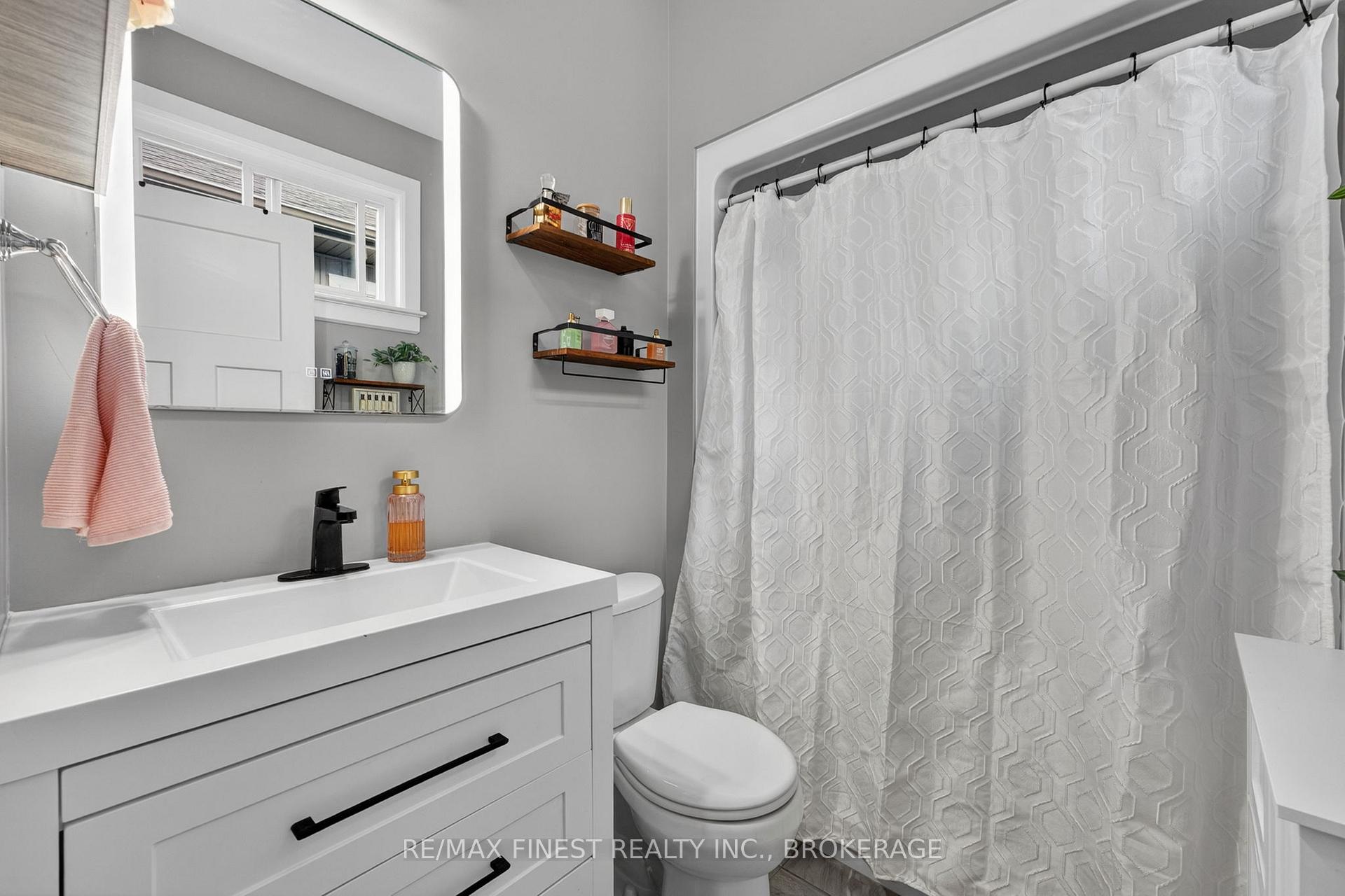 Photo 13 of 119 Champagne Crescent, Loyalist, Amherstview — HOMEH