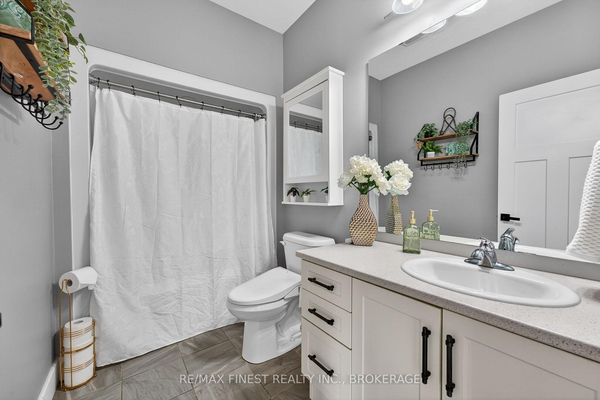 Photo 16 of 119 Champagne Crescent, Loyalist, Amherstview — HOMEH