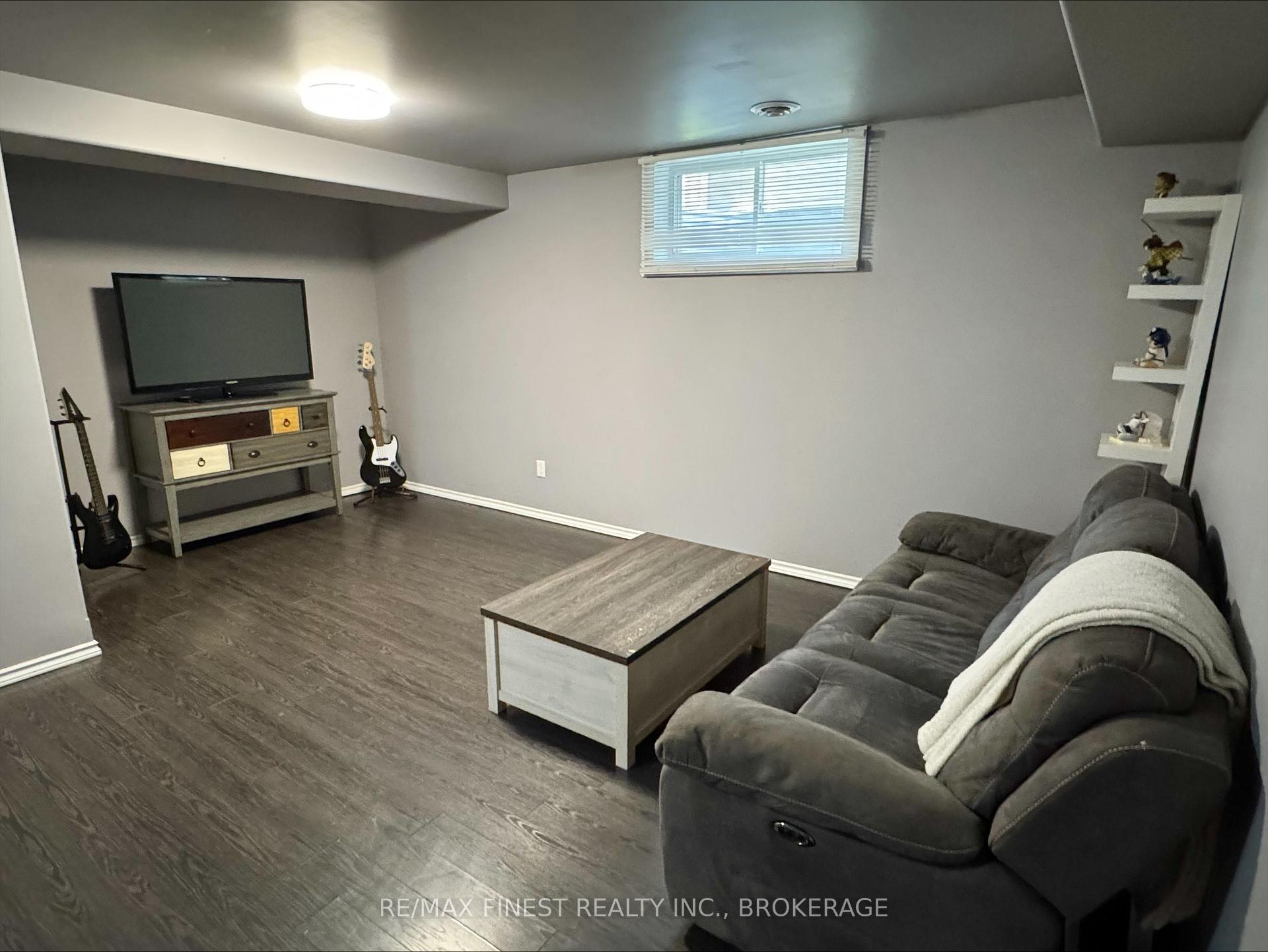 Photo 17 of 119 Champagne Crescent, Loyalist, Amherstview — HOMEH