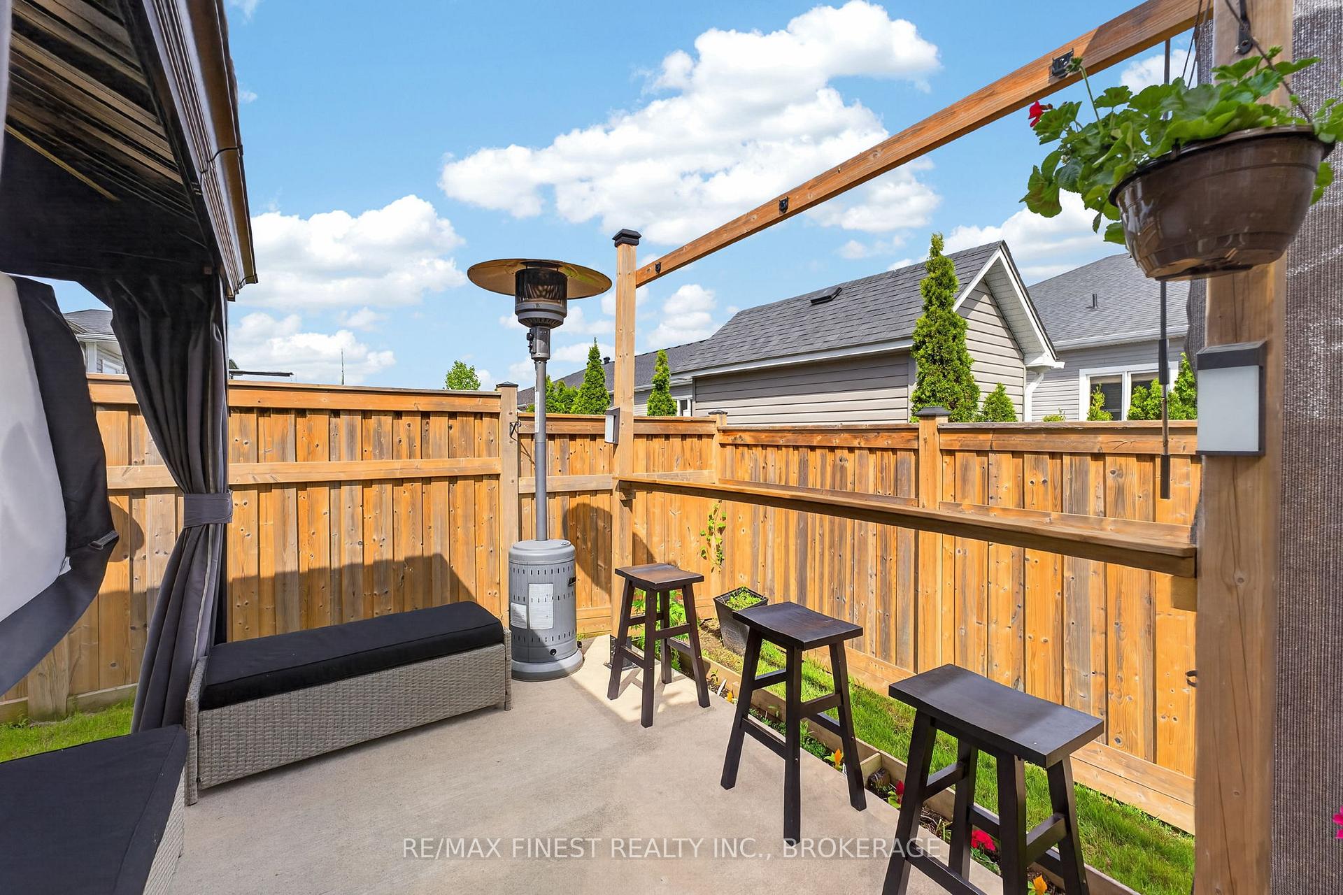 Photo 24 of 119 Champagne Crescent, Loyalist, Amherstview — HOMEH