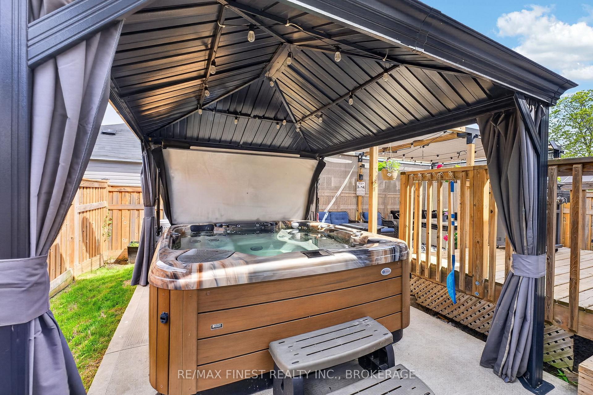 Photo 25 of 119 Champagne Crescent, Loyalist, Amherstview — HOMEH