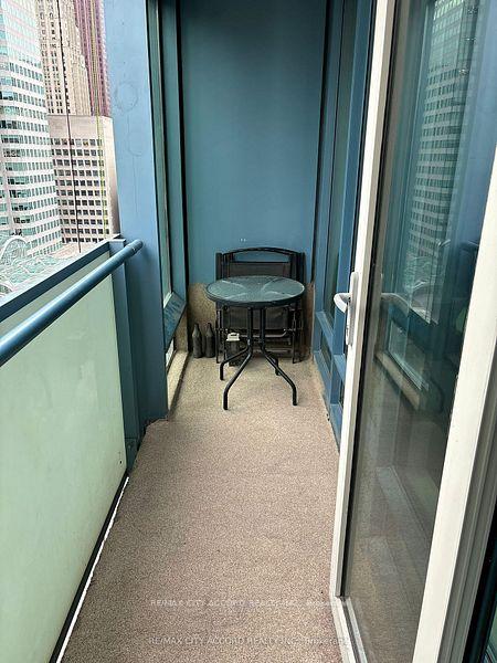 Photo 2 of Unit 1703, 8 The Esplanade, Toronto, Waterfront Communities — HOMEH