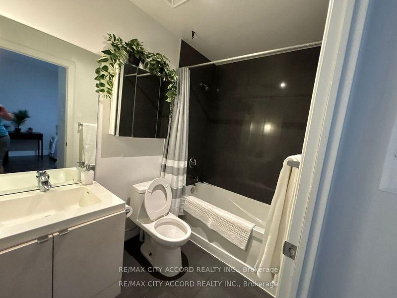 Photo 3 of Unit 1703, 8 The Esplanade, Toronto, Waterfront Communities — HOMEH