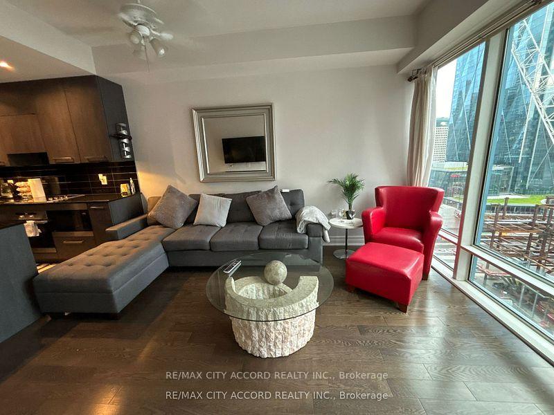 Photo 6 of Unit 1703, 8 The Esplanade, Toronto, Waterfront Communities — HOMEH
