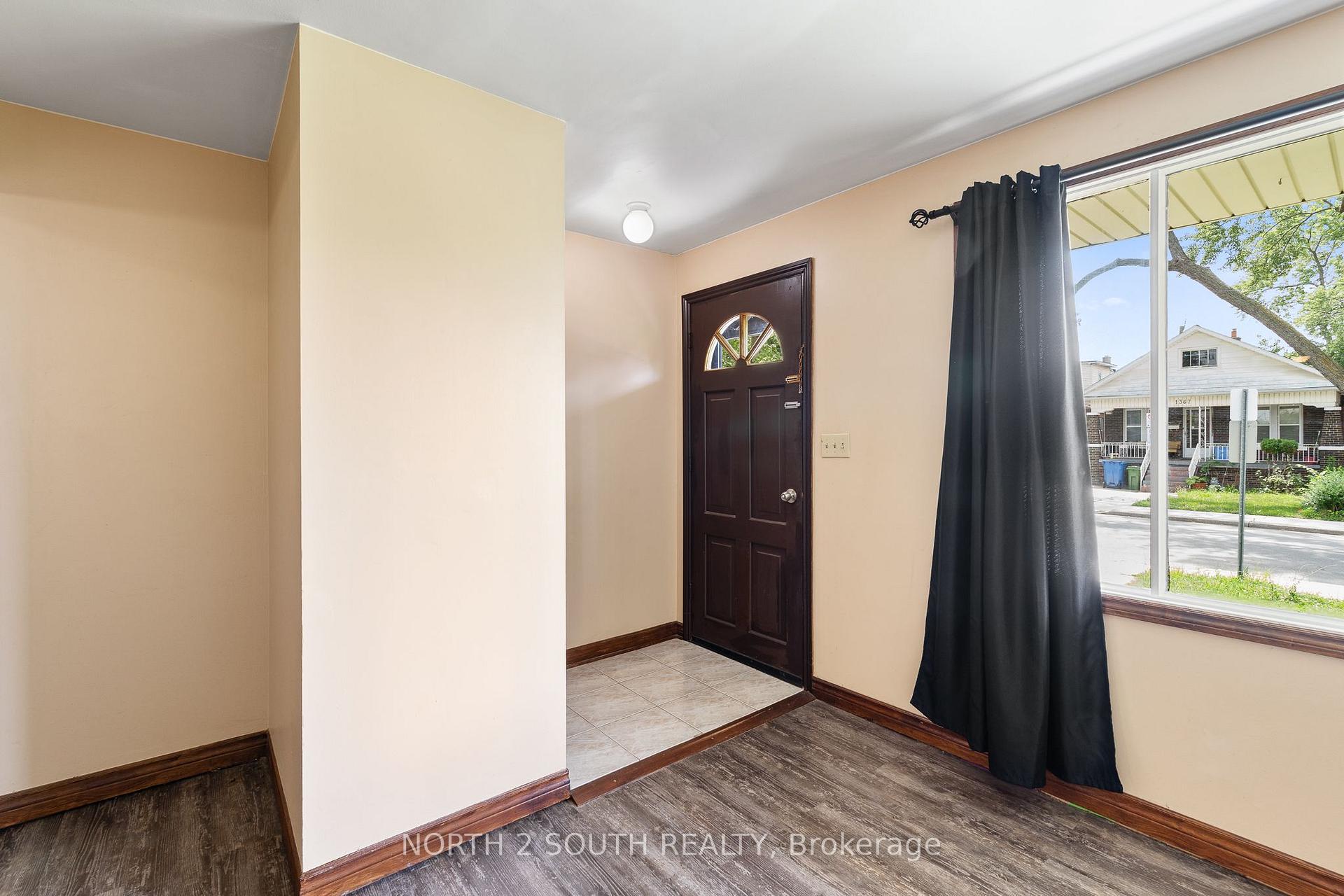 Photo 3 of 1360 Goyeau Street, Windsor, South Central - Windsor — HOMEH