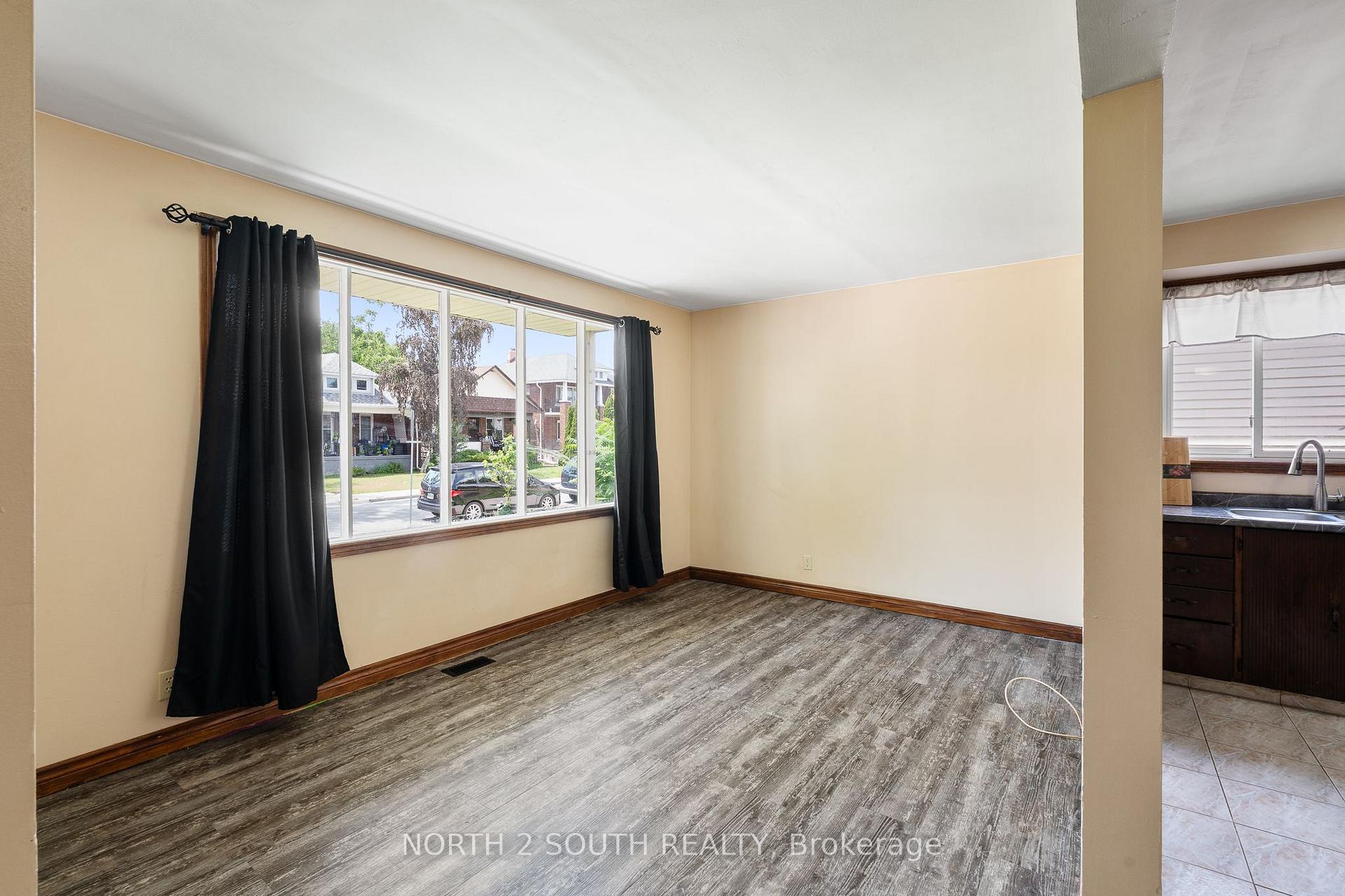 Photo 4 of 1360 Goyeau Street, Windsor, South Central - Windsor — HOMEH