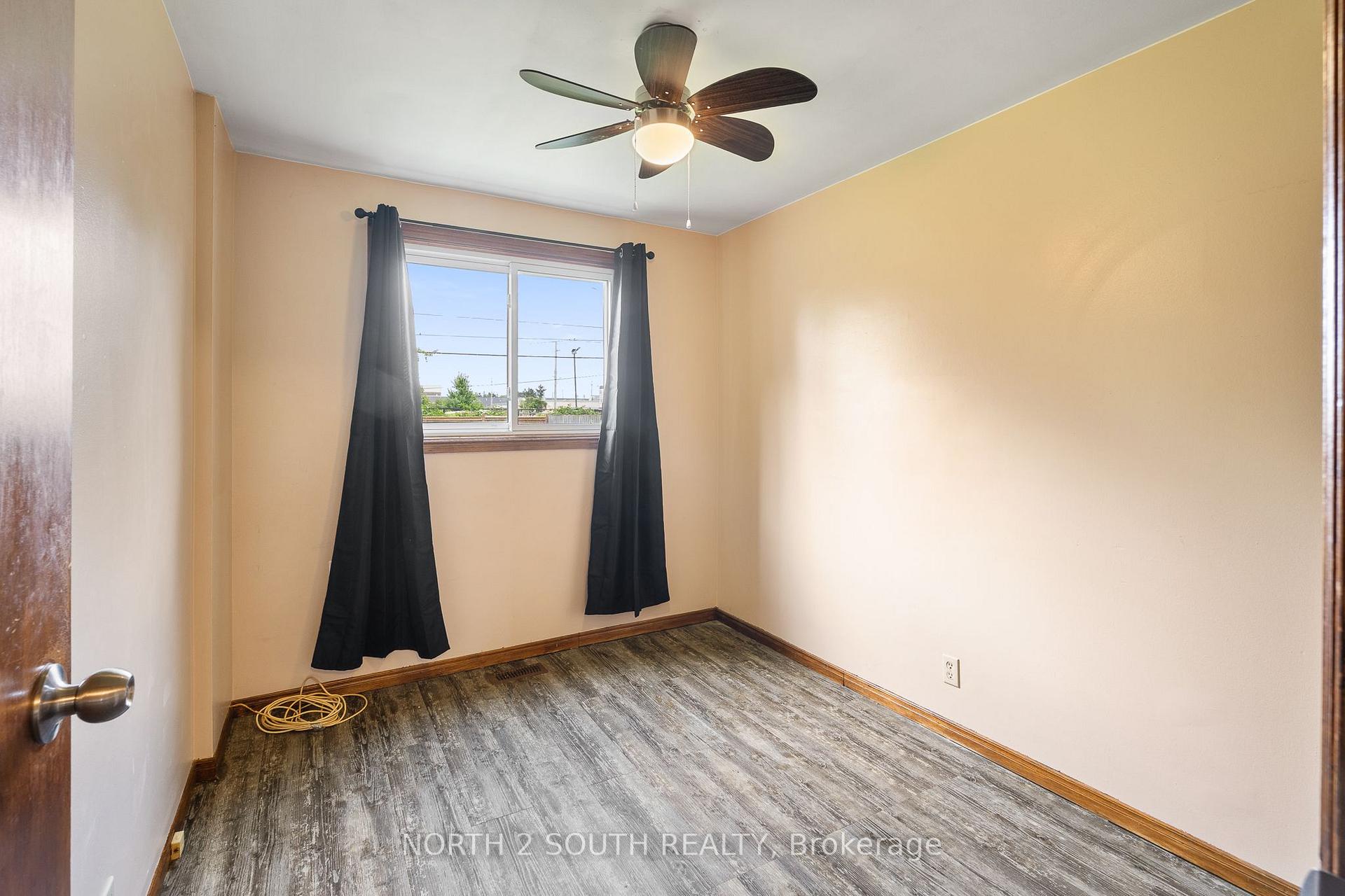 Photo 15 of 1360 Goyeau Street, Windsor, South Central - Windsor — HOMEH