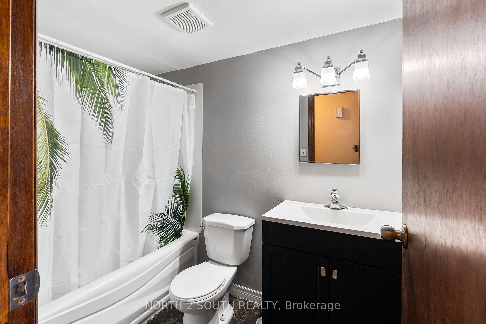 Photo 17 of 1360 Goyeau Street, Windsor, South Central - Windsor — HOMEH
