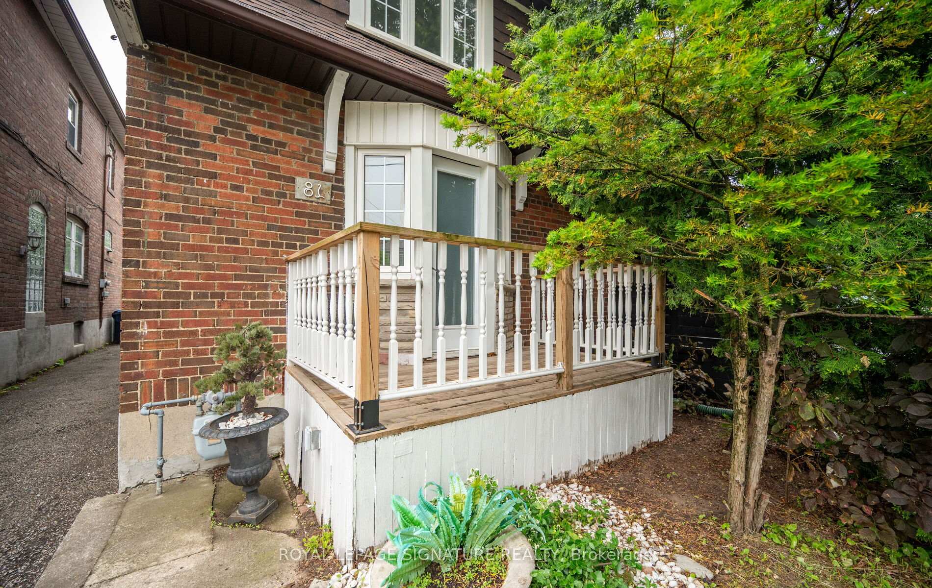 Photo 3 of 81 Cleveland Street, Toronto, Mount Pleasant East — HOMEH