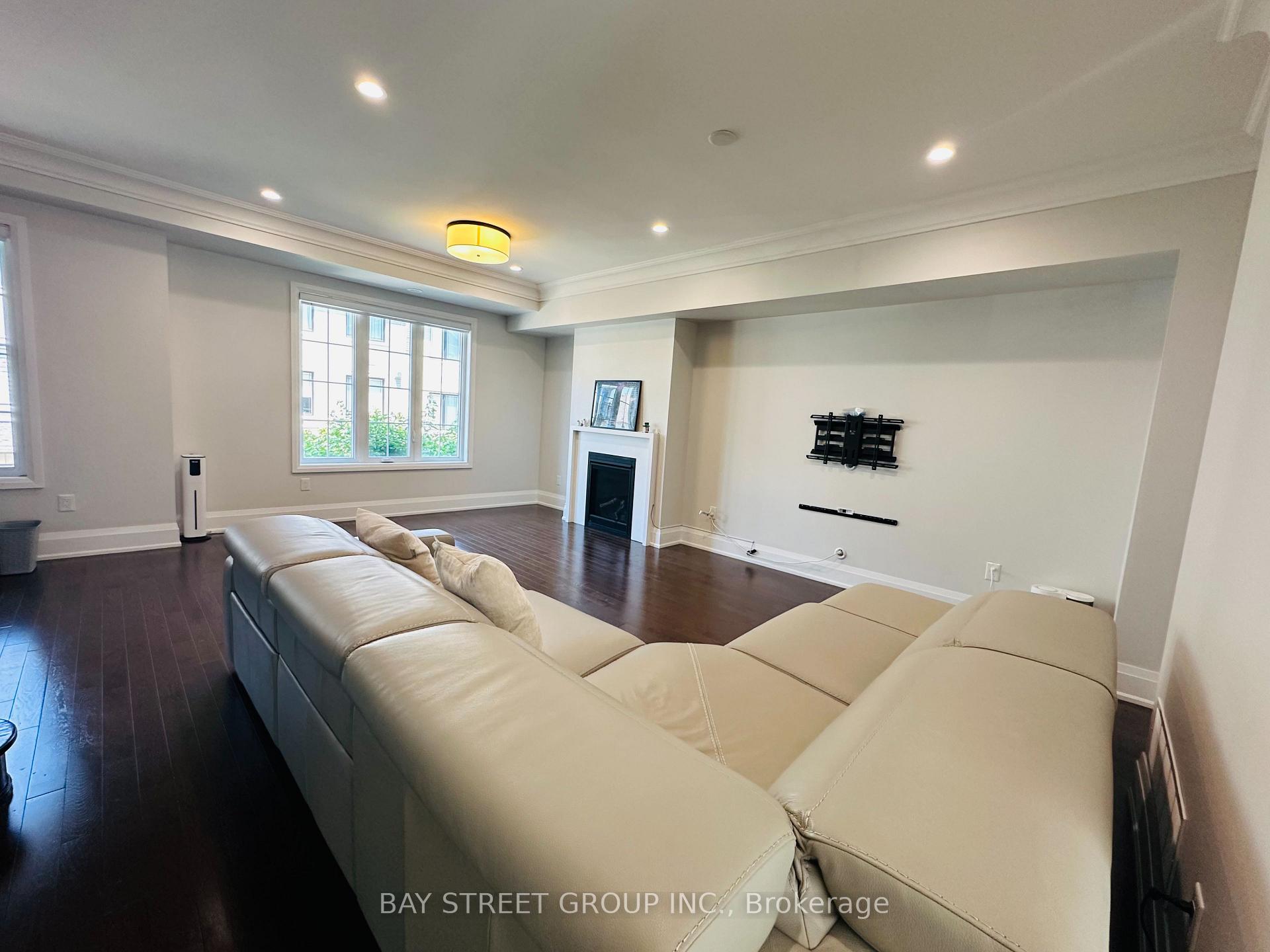 Photo 17 of Unit Th02, 388 Highway 7 Avenue E, Richmond Hill, Doncrest — HOMEH