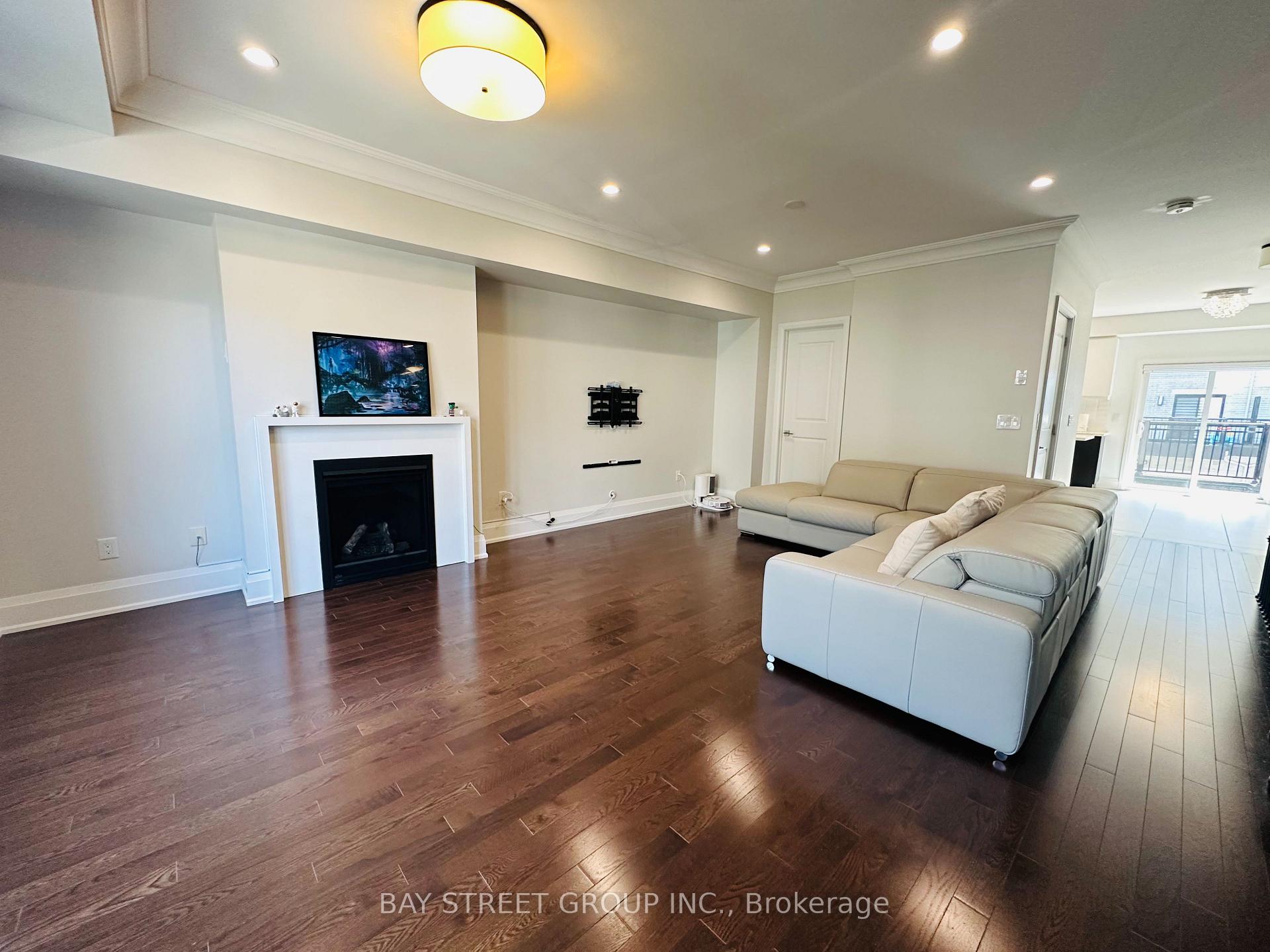 Photo 18 of Unit Th02, 388 Highway 7 Avenue E, Richmond Hill, Doncrest — HOMEH