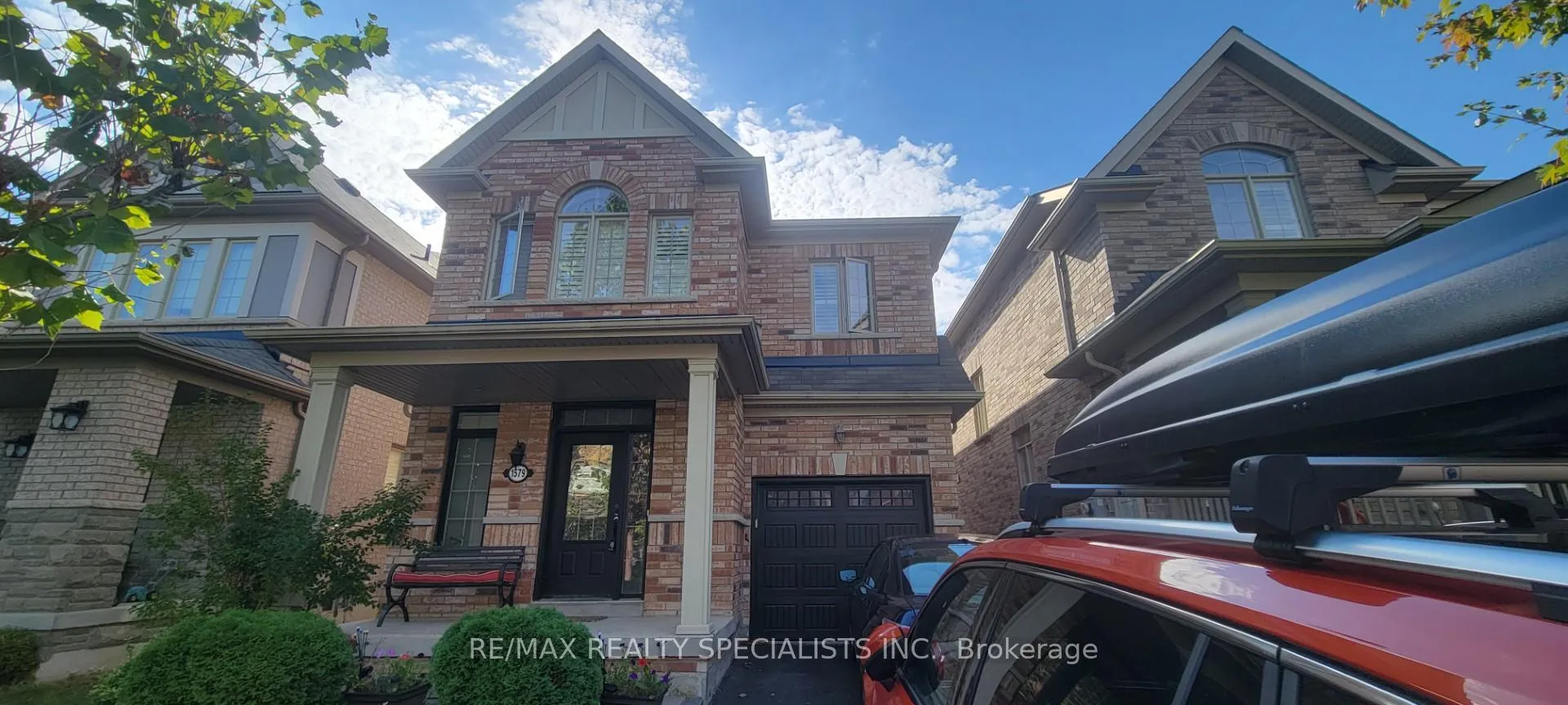 Front of 1579 Edgecroft Drive