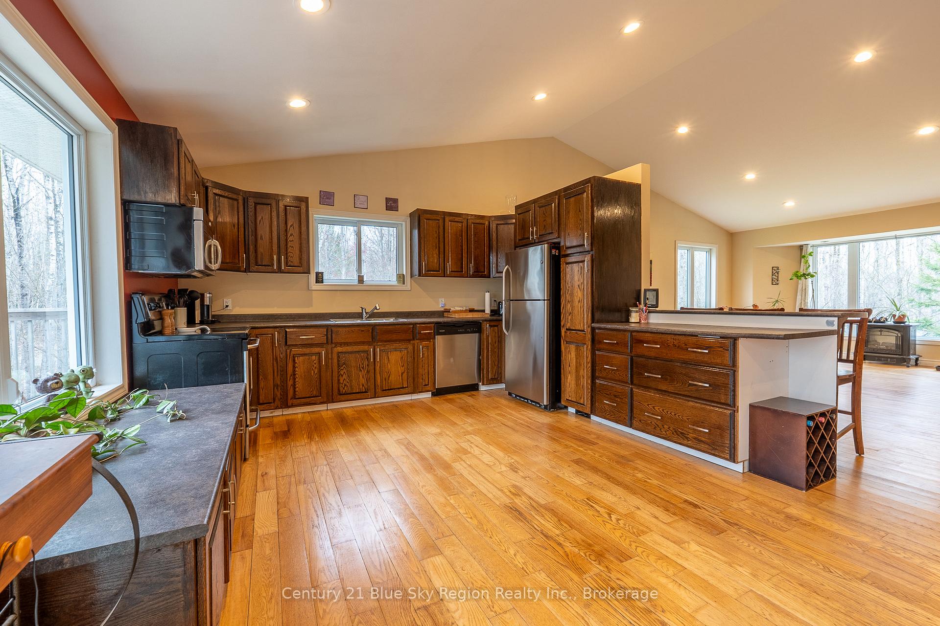 Photo 10 of 1518 Pinecreek Road S, Callander — HOMEH