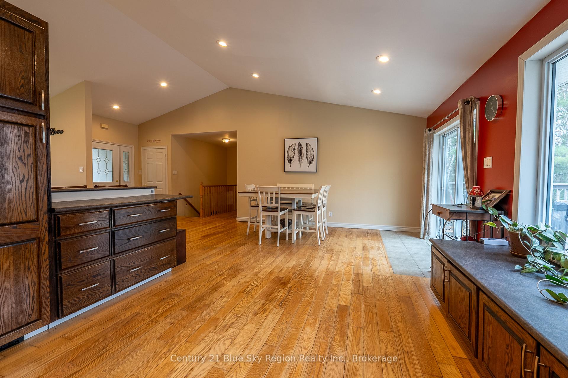 Photo 14 of 1518 Pinecreek Road S, Callander — HOMEH