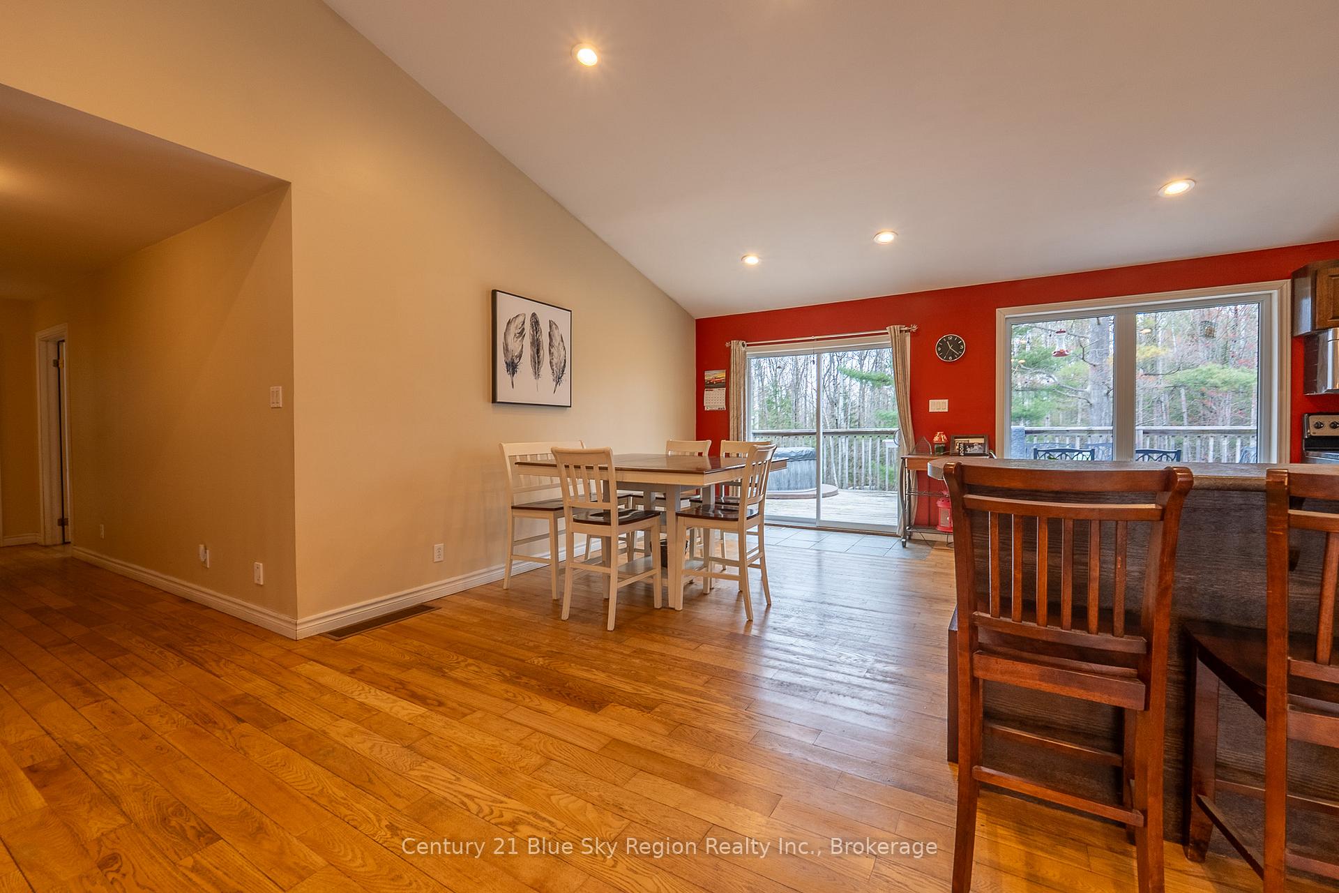 Photo 16 of 1518 Pinecreek Road S, Callander — HOMEH