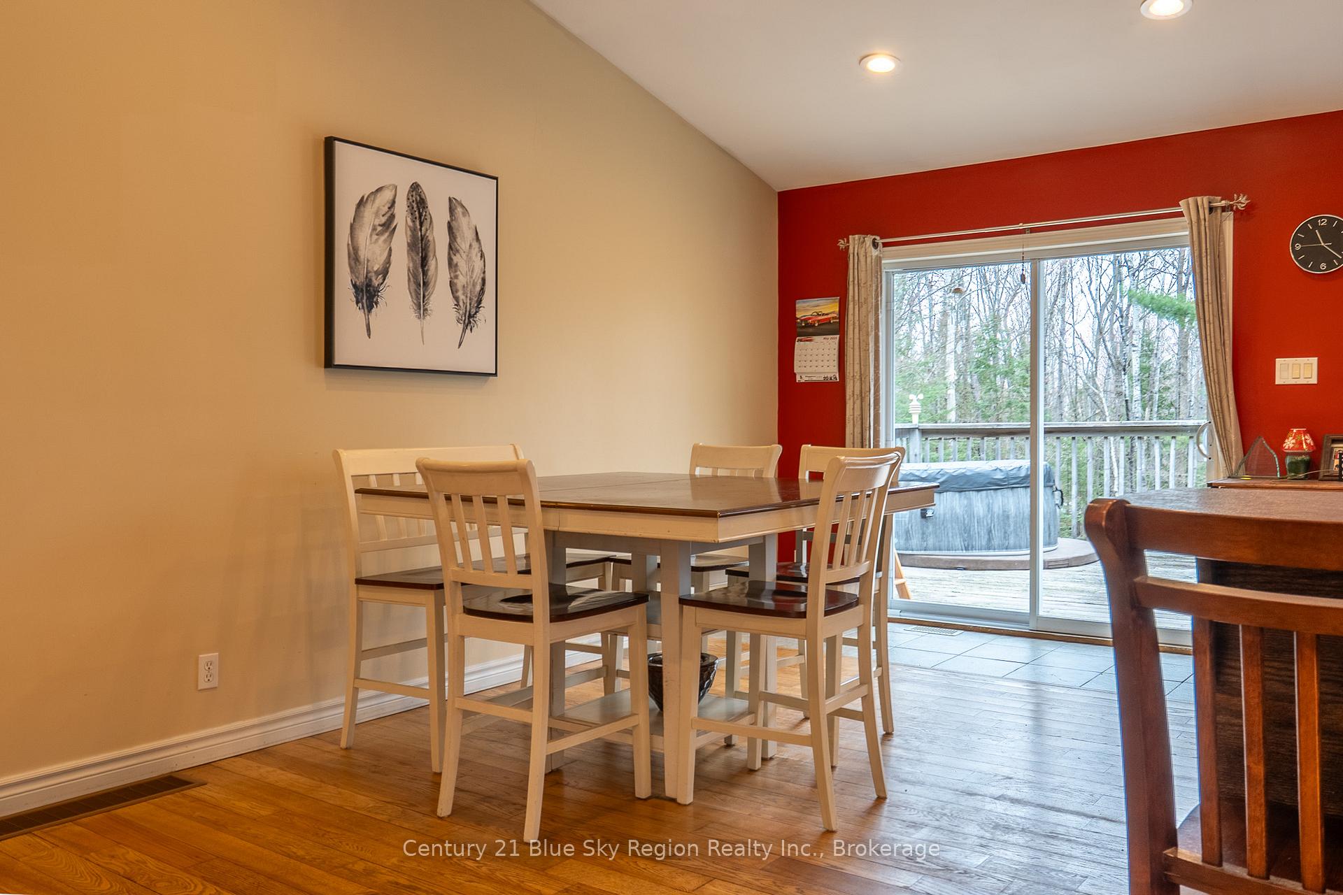 Photo 17 of 1518 Pinecreek Road S, Callander — HOMEH