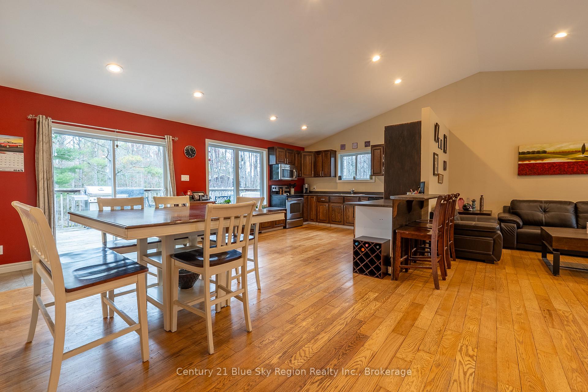 Photo 18 of 1518 Pinecreek Road S, Callander — HOMEH