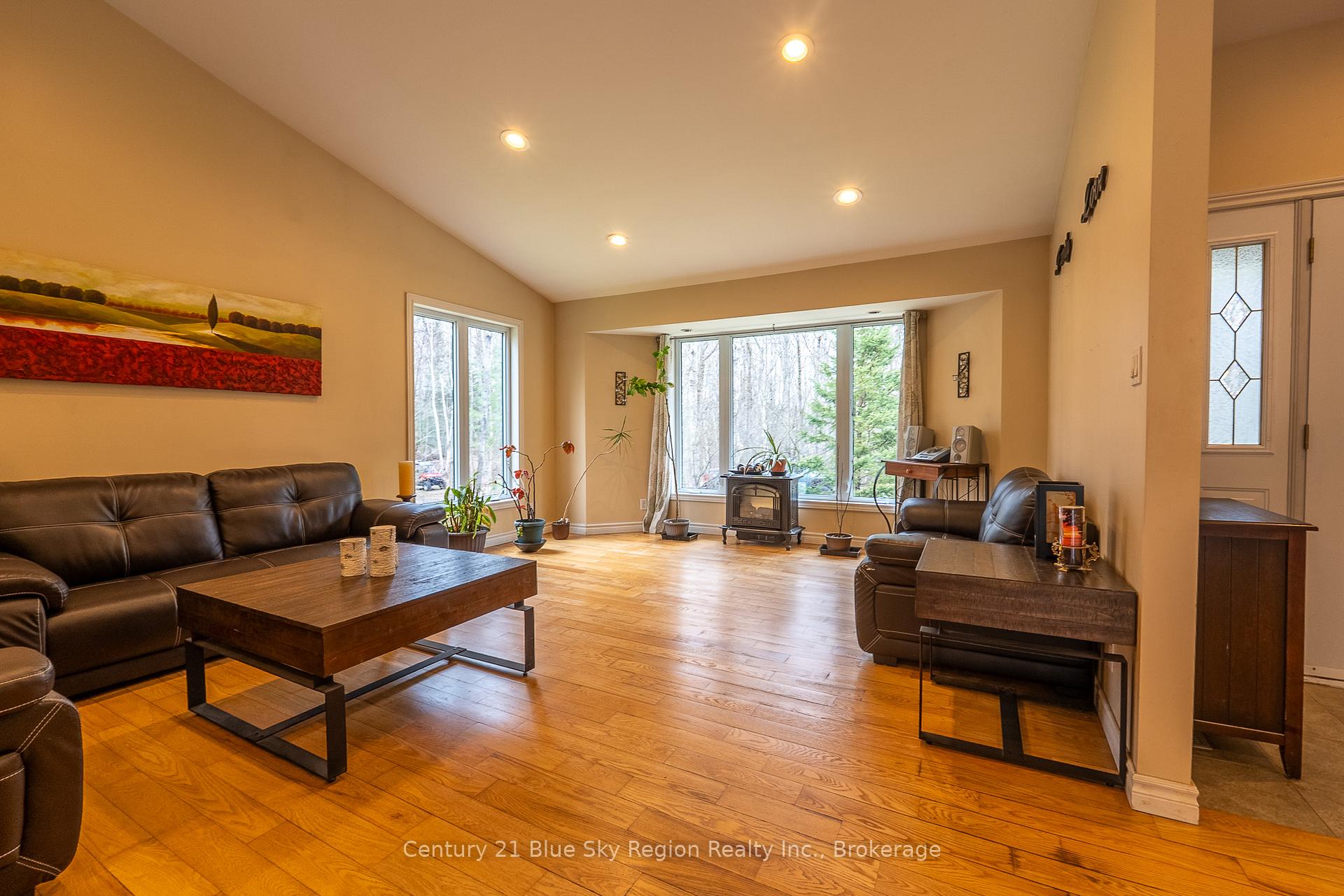 Photo 22 of 1518 Pinecreek Road S, Callander — HOMEH