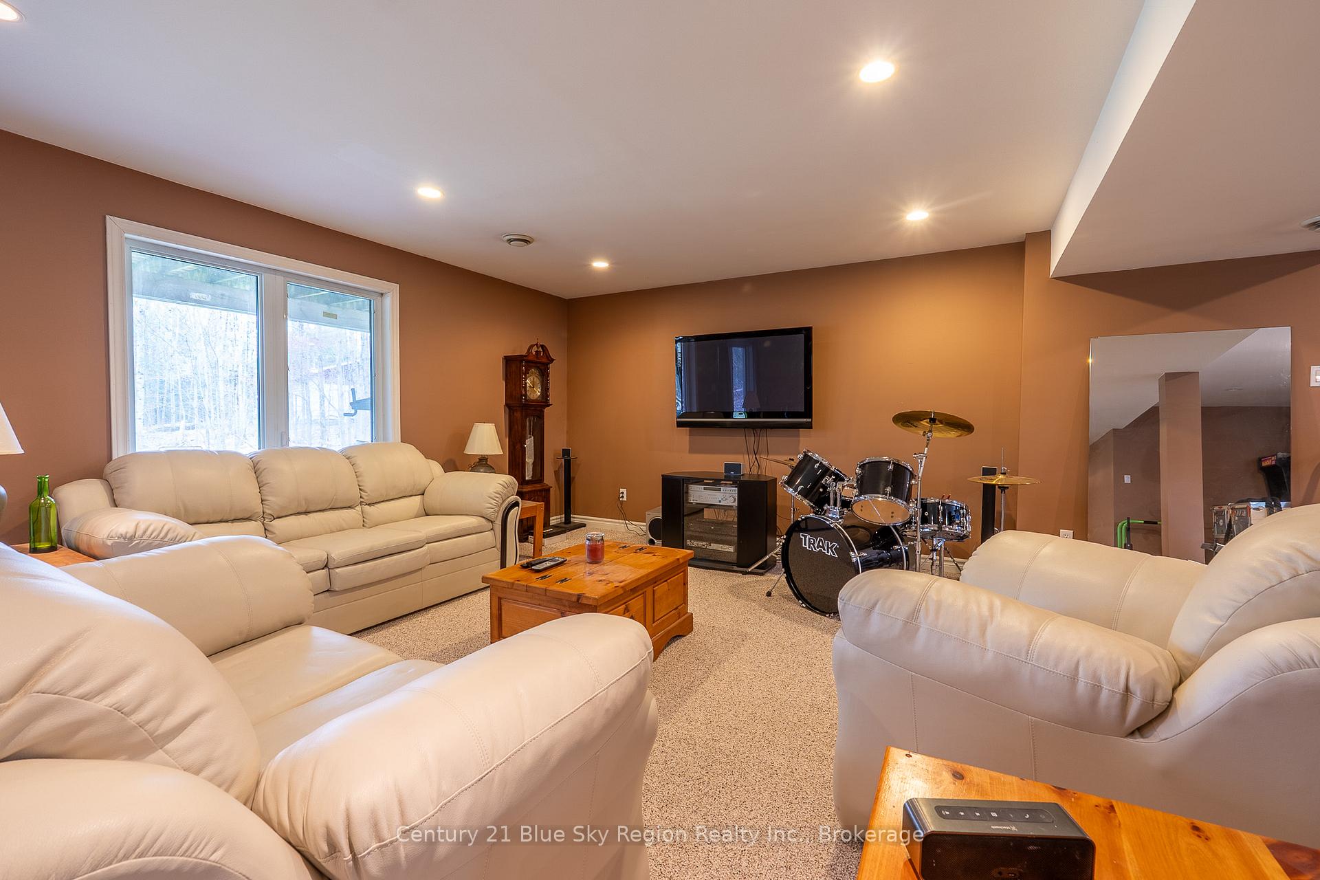 Photo 37 of 1518 Pinecreek Road S, Callander — HOMEH